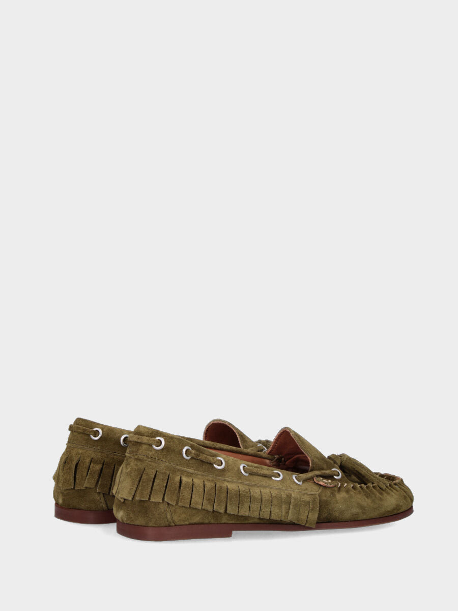 Mocassino in velour verde con frange e nappine
