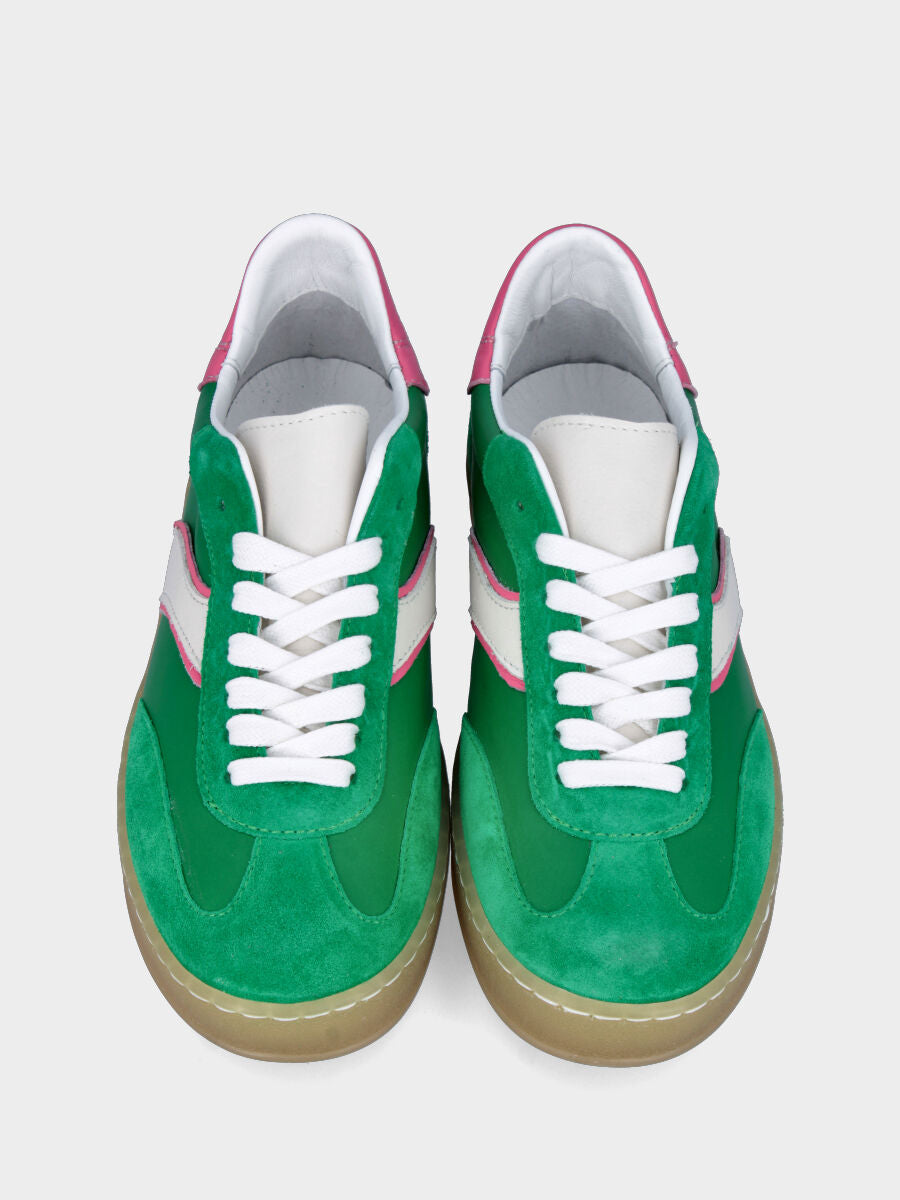 Sneaker multimateriale in tessuto tecno e velour verde con profilo fucsia