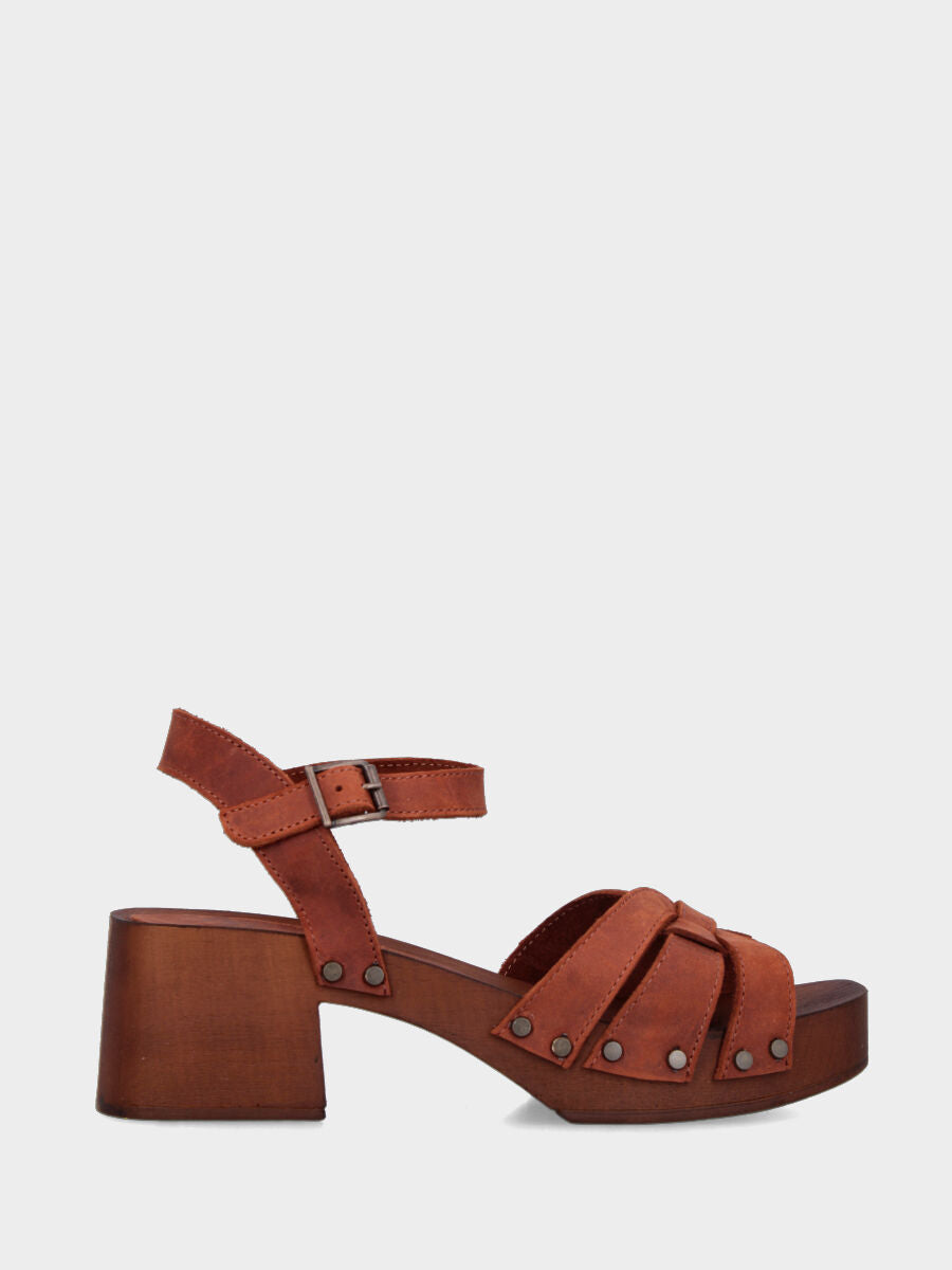 Zoccolo in velour color cuoio con fascette incrociate e plateau