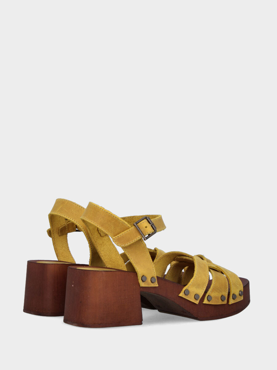 Zoccolo in velour giallo con fascette incrociate e plateau