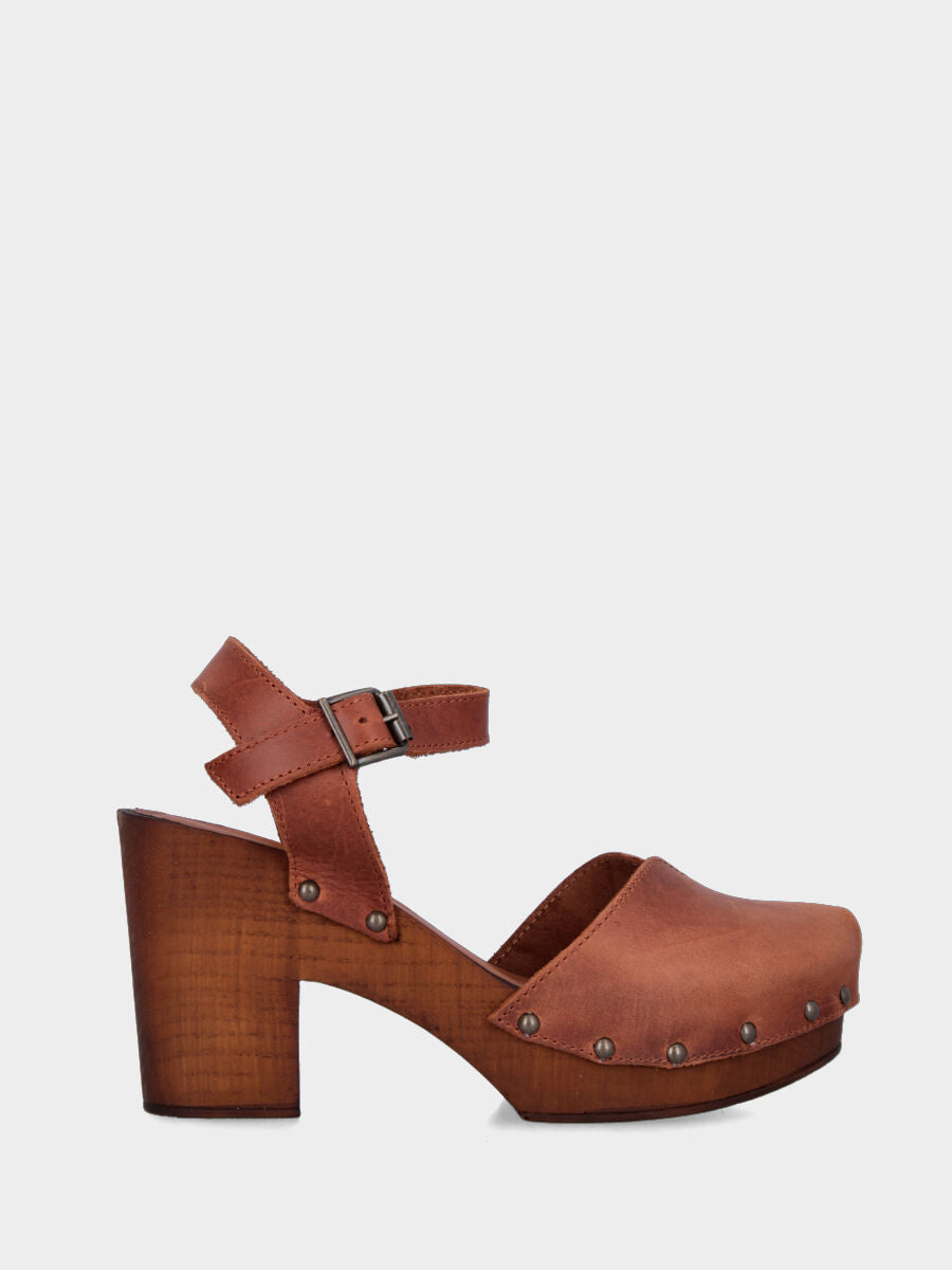 Zoccolo olandesina in vitello color cuoio con cinturino alla caviglia