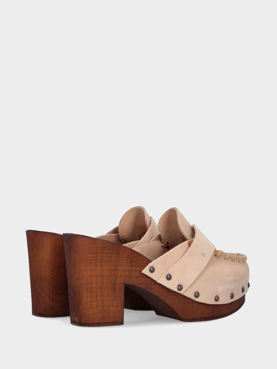 Zoccolo sabot in velour beige con vaschetta infilata e plateau