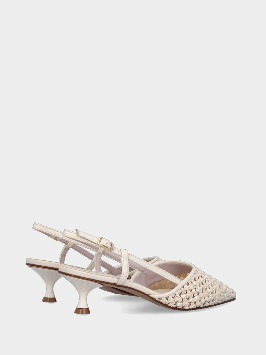 Slingback in rafia bianco latte intrecciata con tacco a calice
