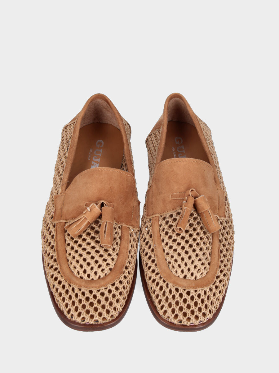 Mocassino in rafia beige con dettagli in camoscio color cuoio e nappine