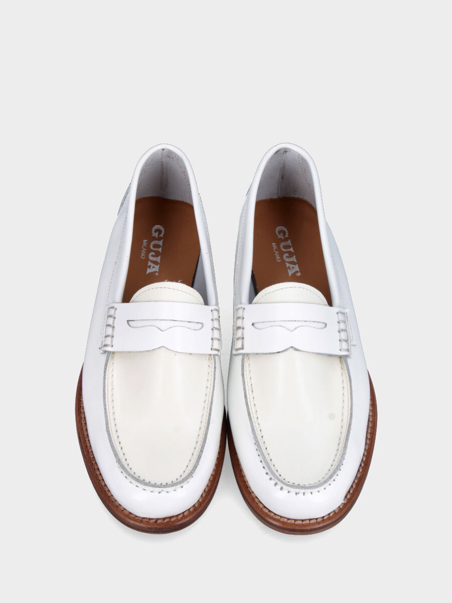 Mocassino college in vitello abrasivato bianco panna