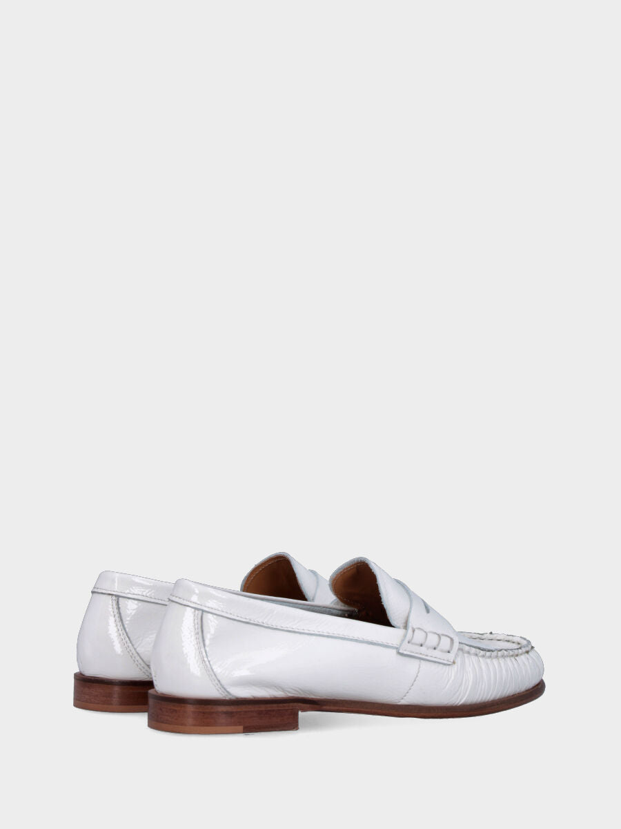 Mocassino in naplak bianco latte con mascherina a bocca di leone