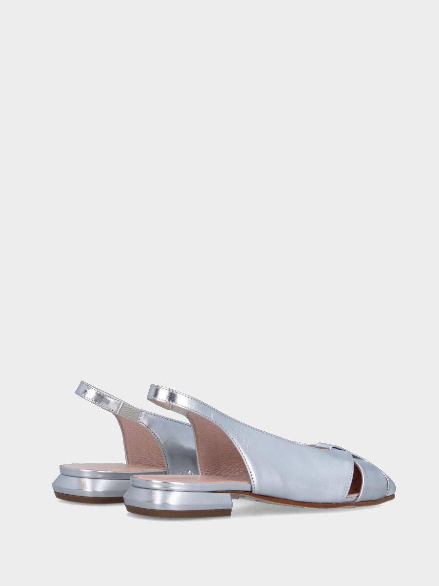 Slingback in laminato argento con tomaia incrociata