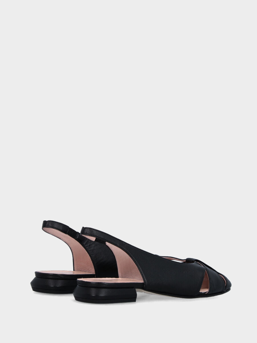 Slingback in nappa nera con tomaia incrociata