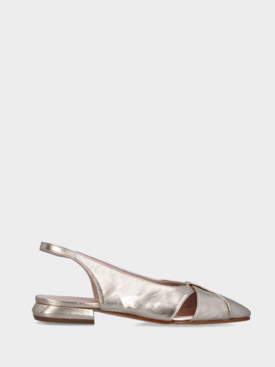 Slingback in laminato platino con tomaia incrociata