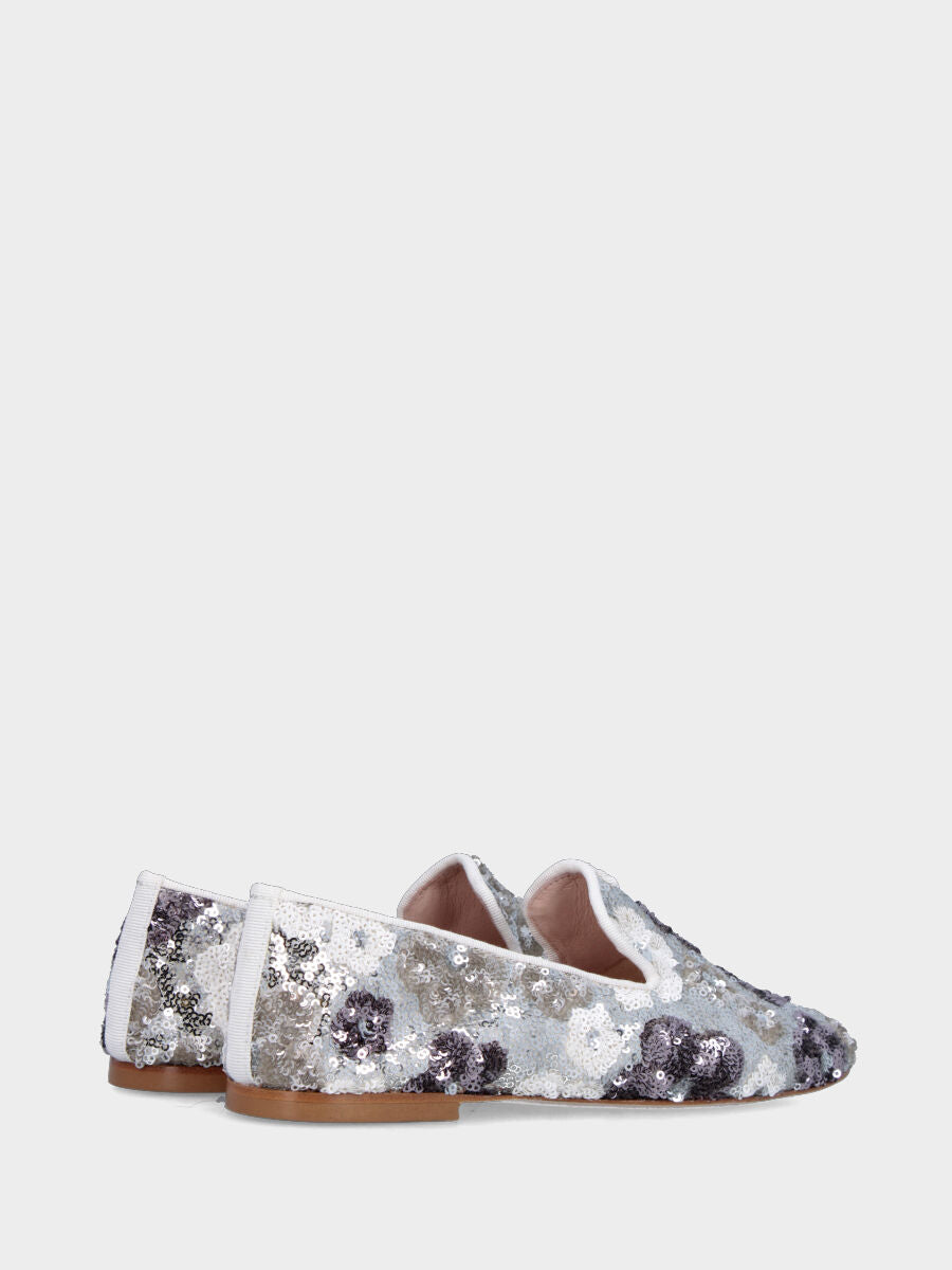 Pantofolina in paillettes nei toni argento con motivo floreale