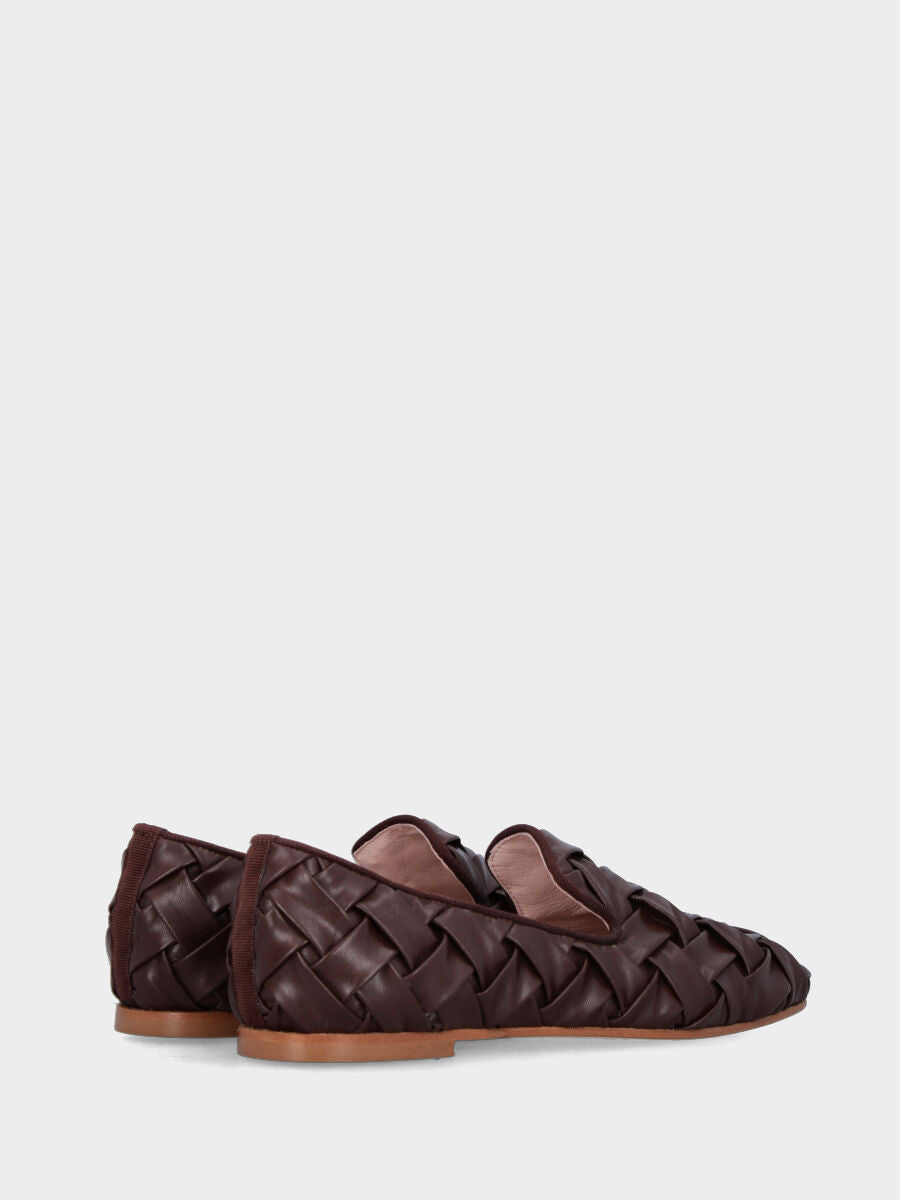 Pantofolina in nappa marrone con fascette tubolari intrecciate