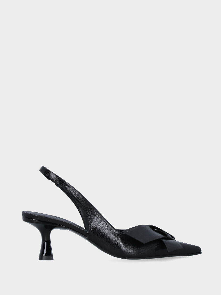 Slingback in vitello nero con fascetta annodata in pianta