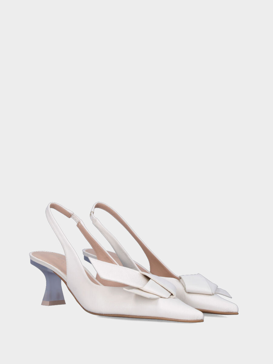 Slingback in vitello bianco con fascetta annodata in pianta