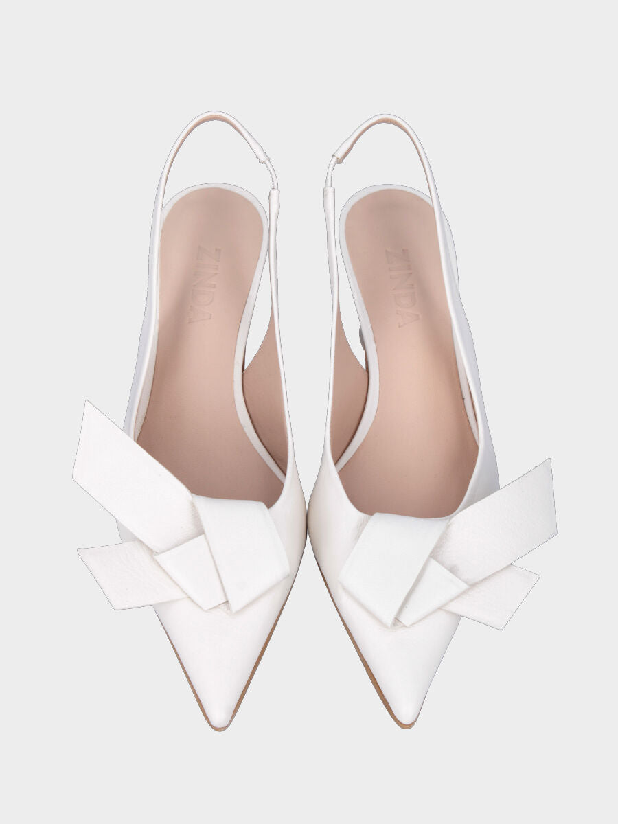 Slingback in vitello bianco con fascetta annodata in pianta