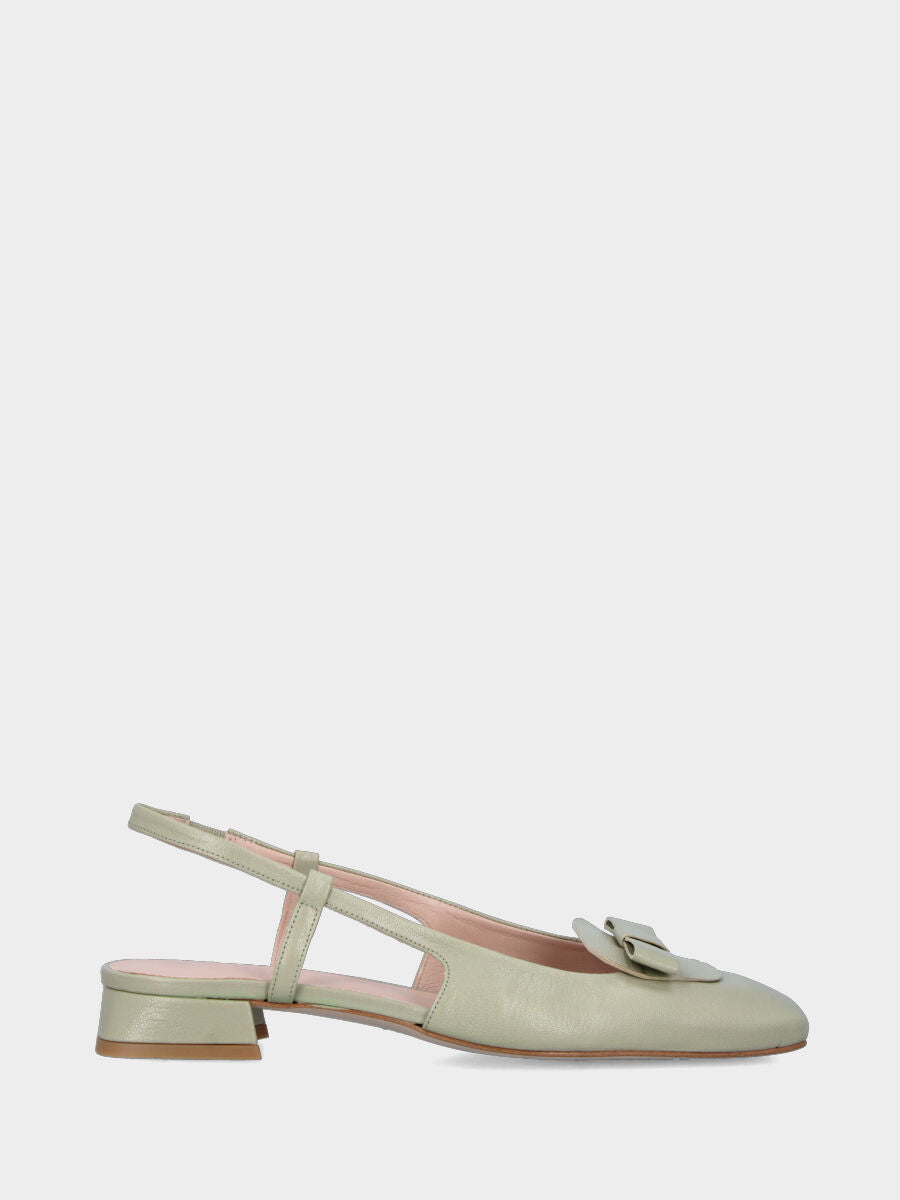 Slingback in vitello verde con tacco a blocco e fascetta a fiocchetto