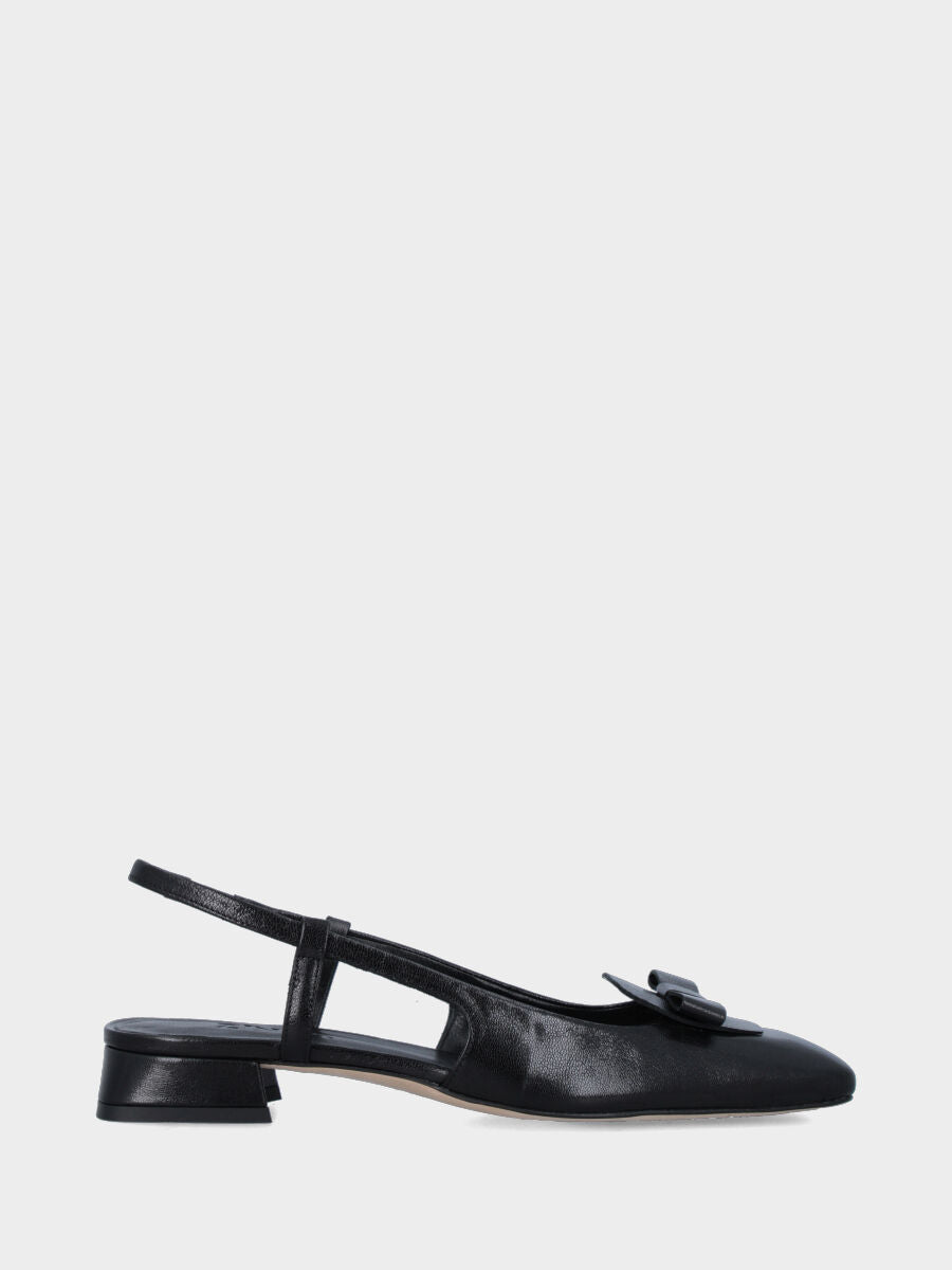 Slingback in vitello nero con tacco a blocco e fascetta a fiocchetto