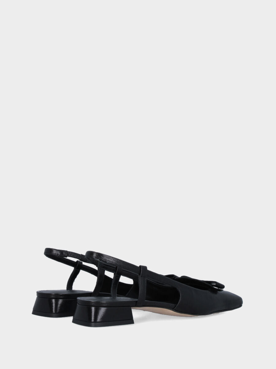 Slingback in vitello nero con tacco a blocco e fascetta a fiocchetto