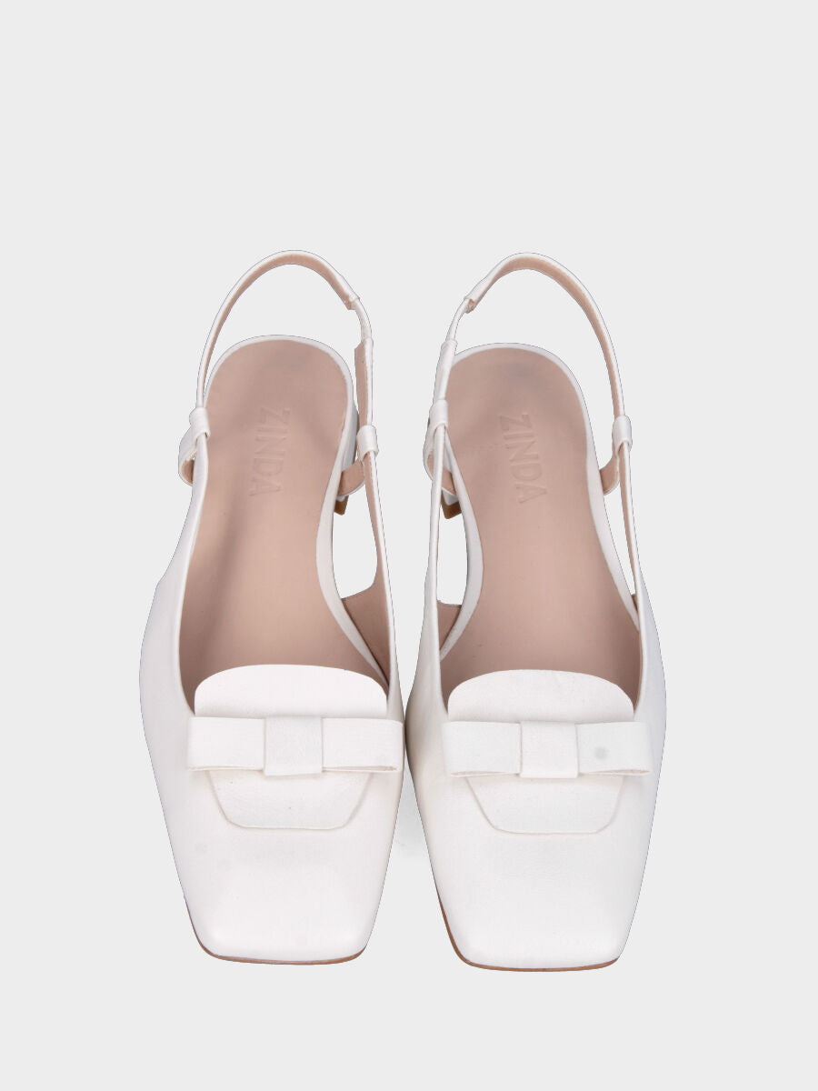 Slingback in vitello bianco con tacco a blocco e fascetta a fiocchetto