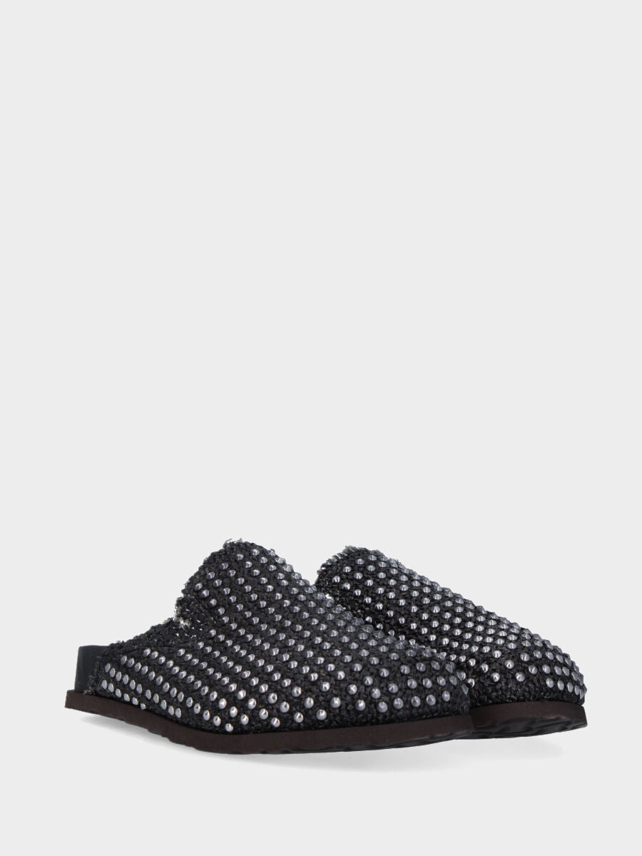 Sabot in rafia nera con borchie e fusbet