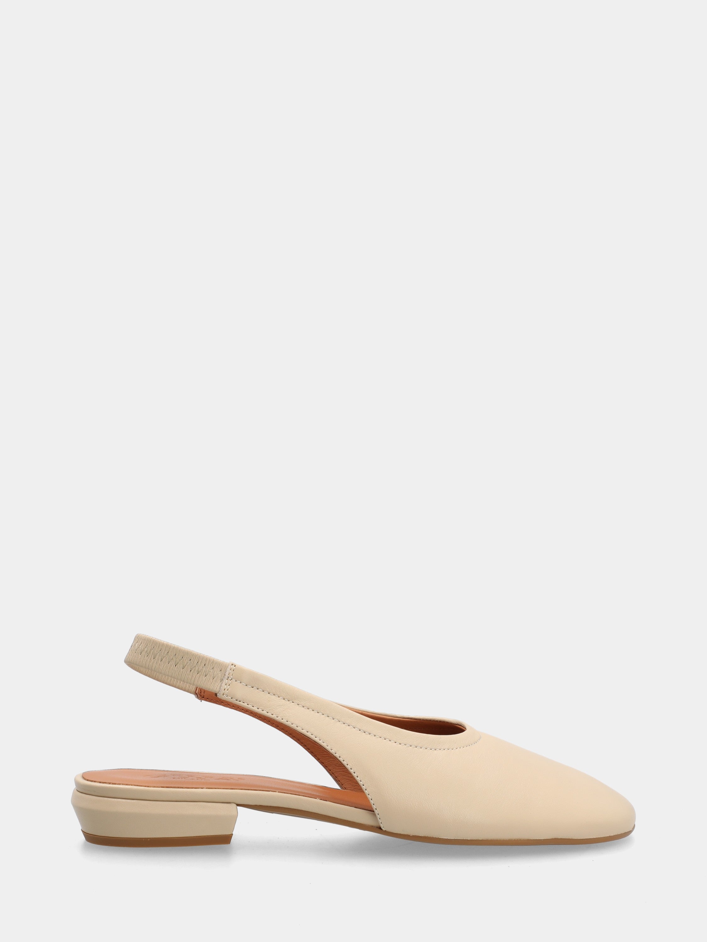 Escarpin slingback en veau blanc lait avec talon bloc