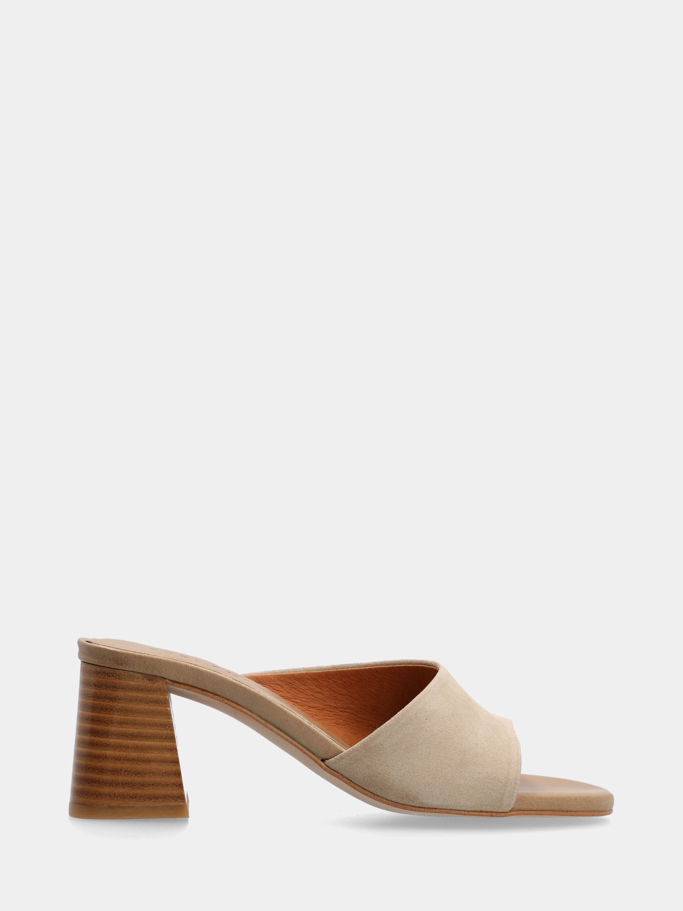 Sandalo ciabatta in camoscio beige con tacco a blocco