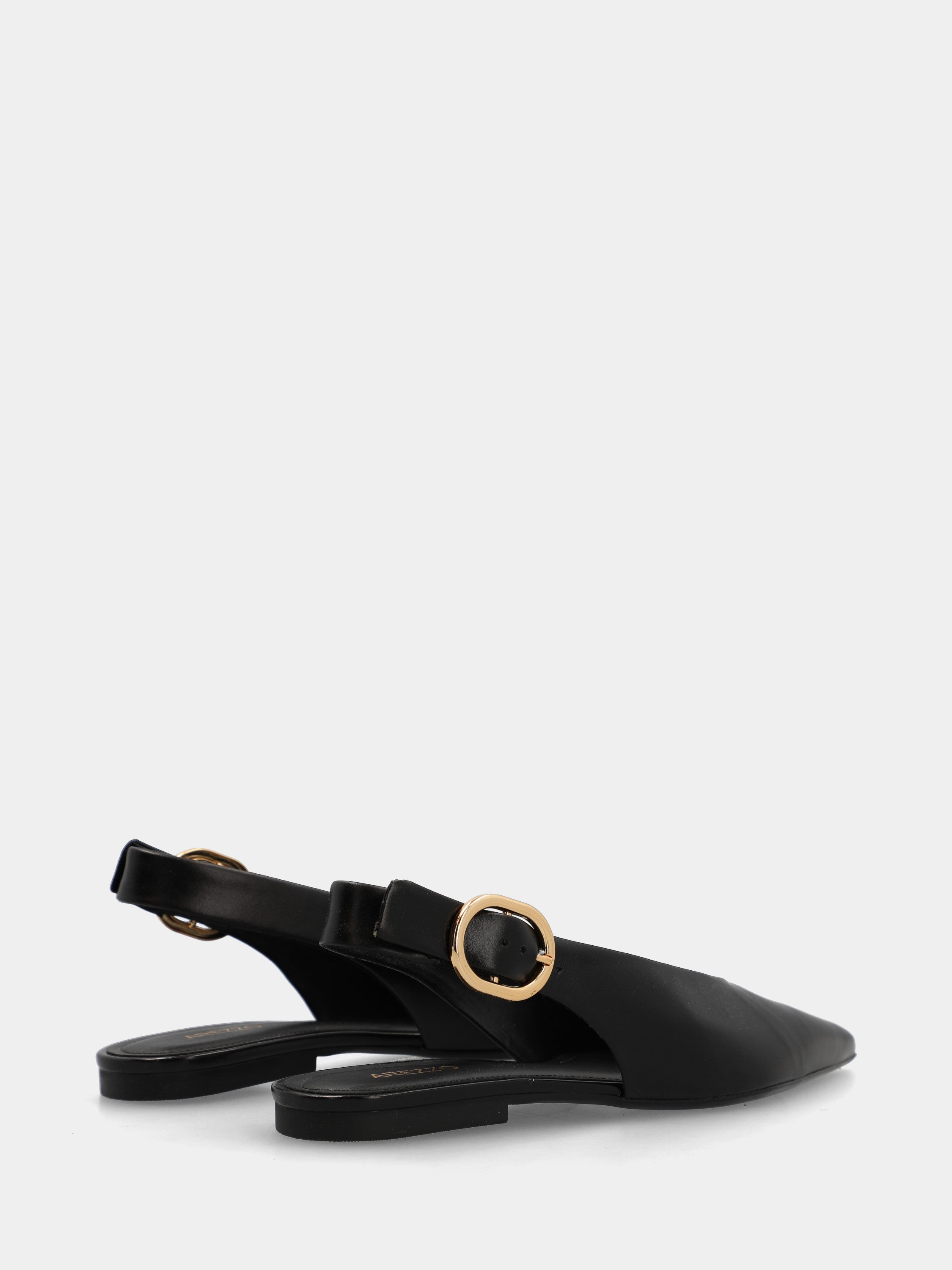 Slingback aus schwarzem Kalbsleder mit spitzer Spitze und niedrigem Absatz