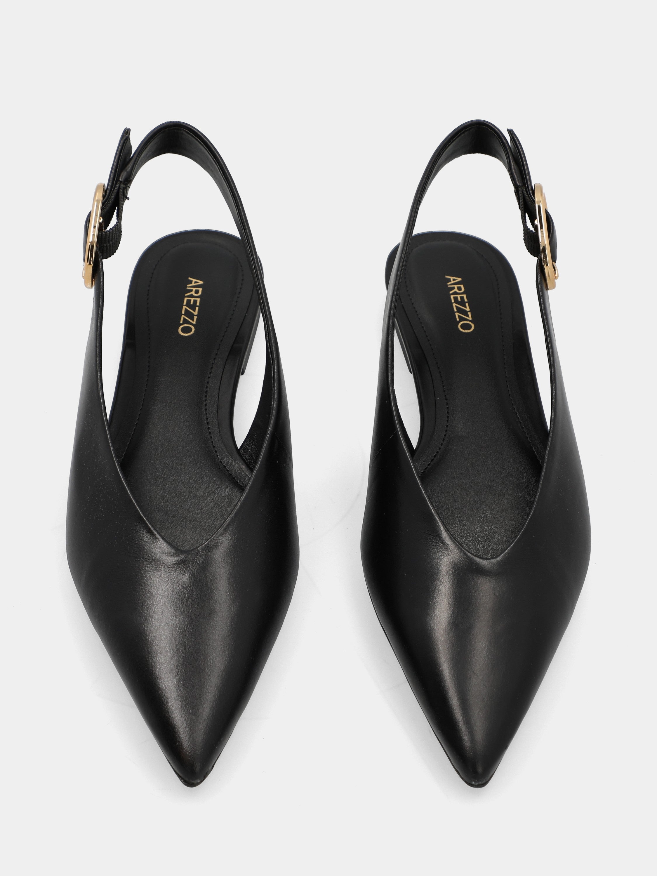 Slingback aus schwarzem Kalbsleder mit spitzer Spitze und niedrigem Absatz