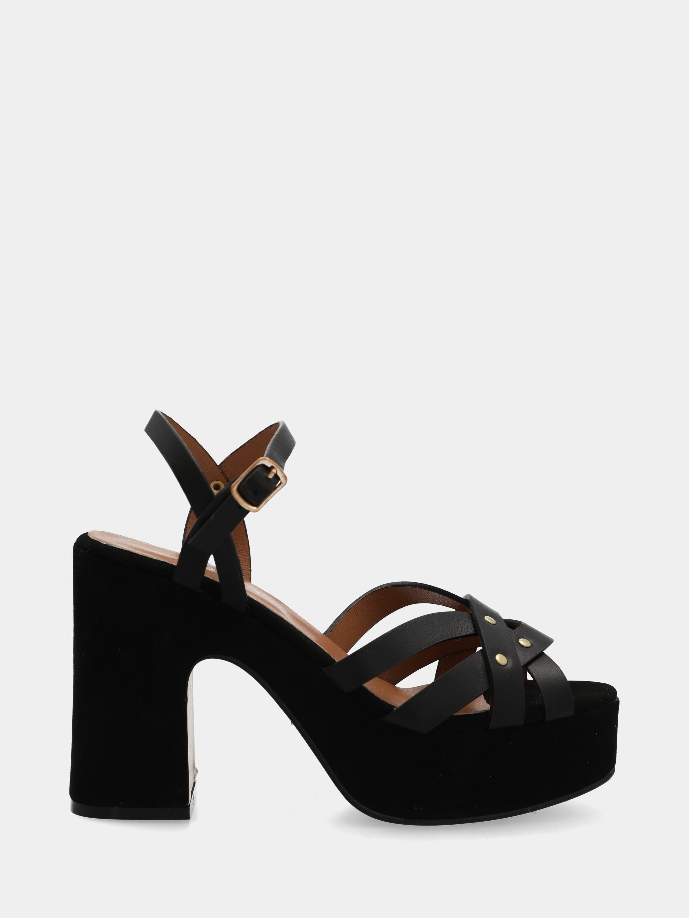 Sandalo in nappa nero con borchie e plateau