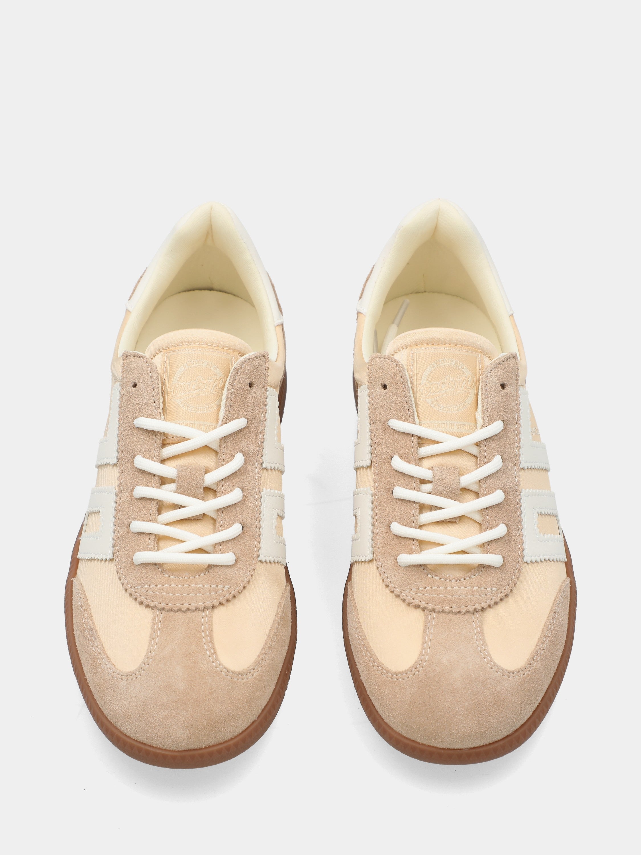 Sneaker in camoscio e satin beige e bianco con suola in gomma