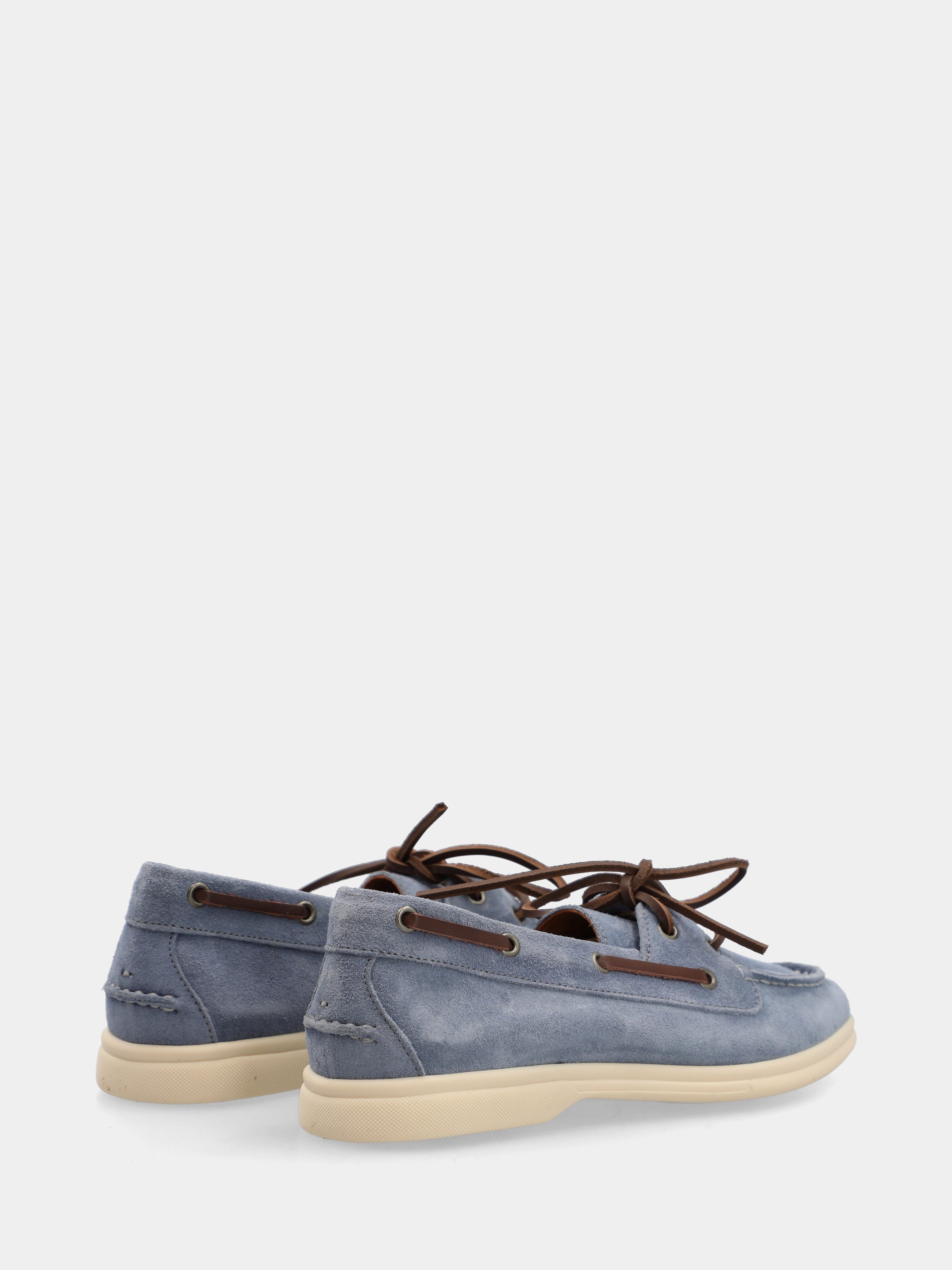 One-piece blue suede derby with round toe and rubber sole