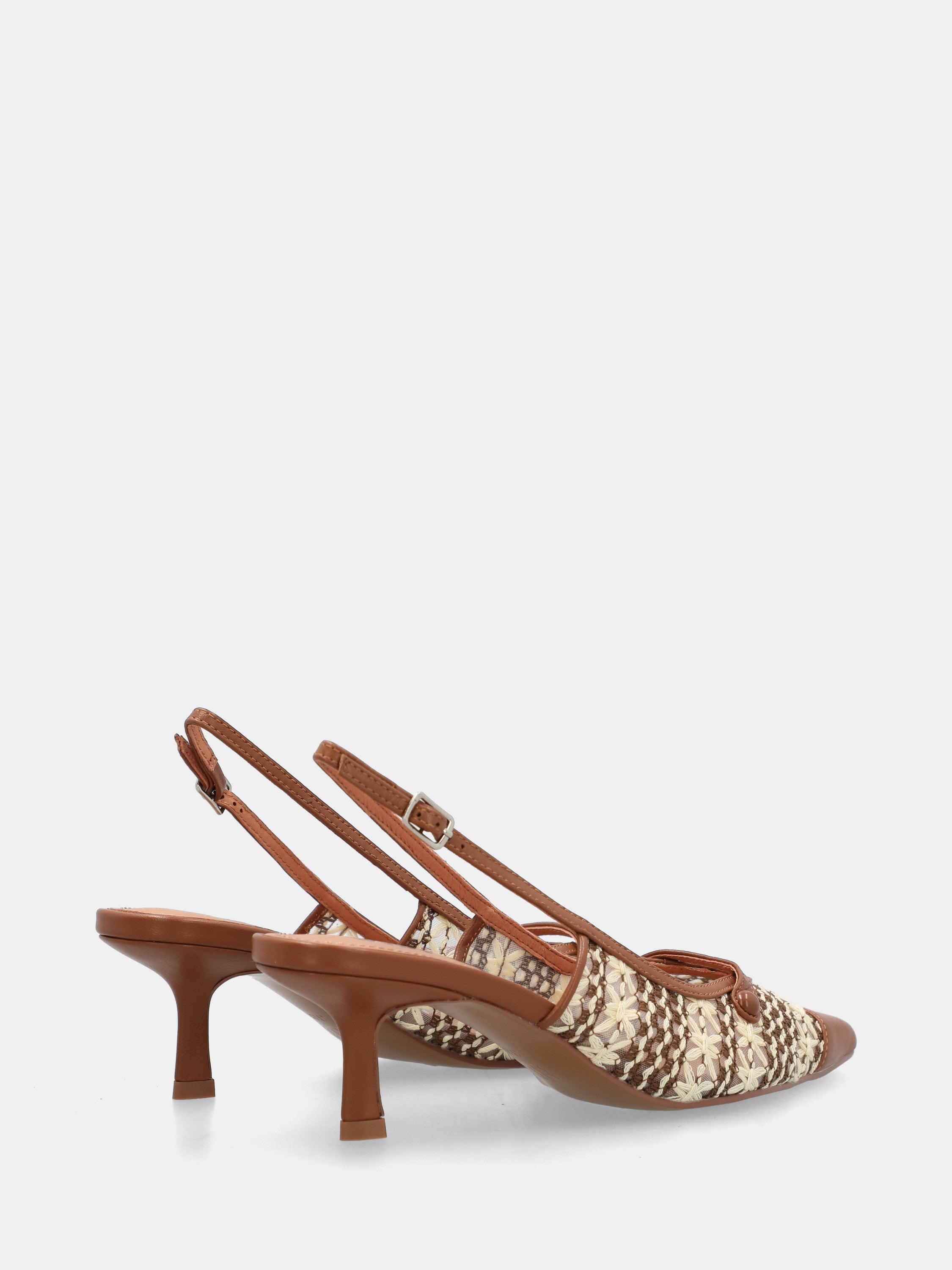 Slingback in vitello cuoio con dettagli in raffia