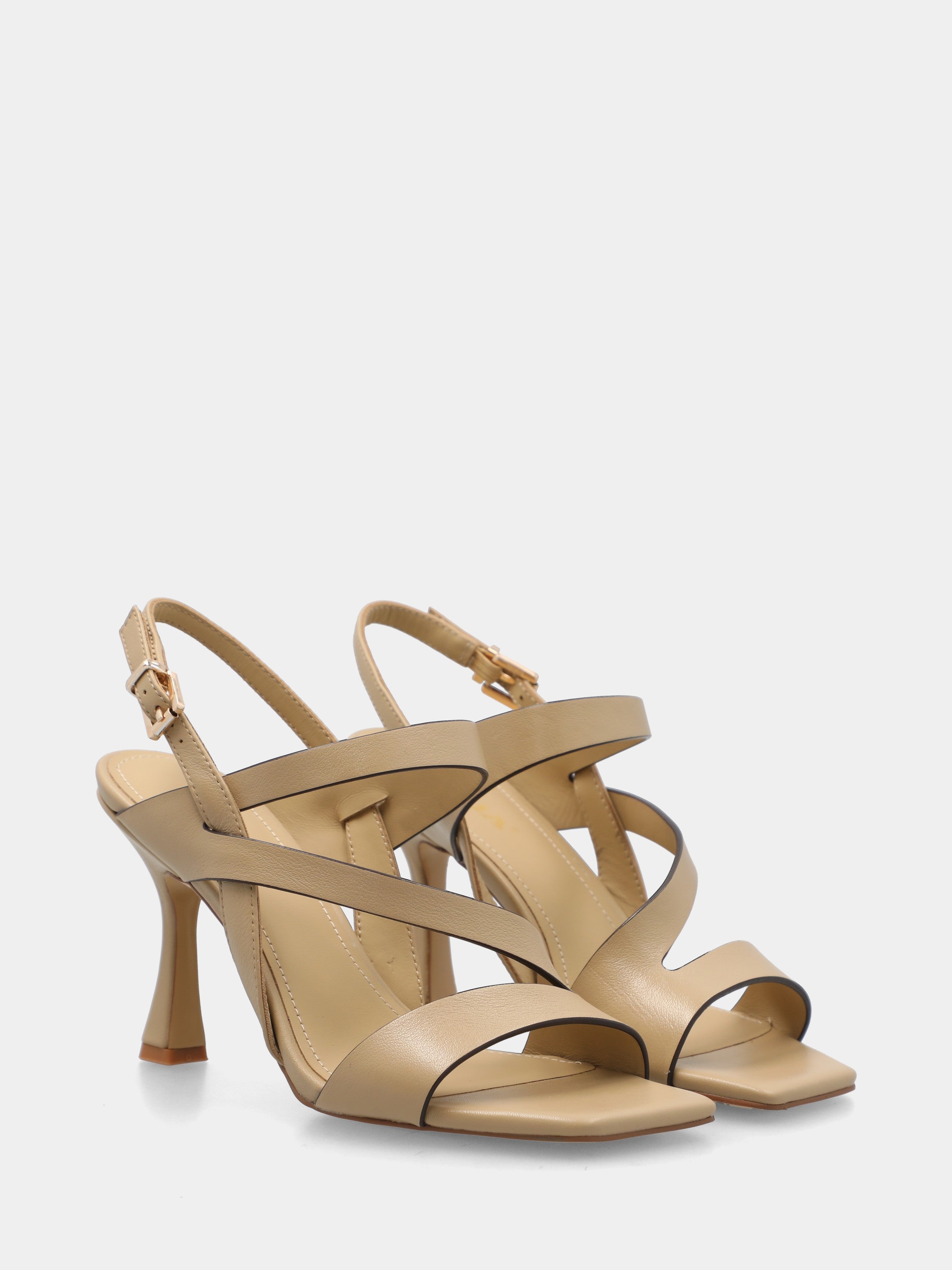 Sandalo in vitello beige con fasce a sbieco