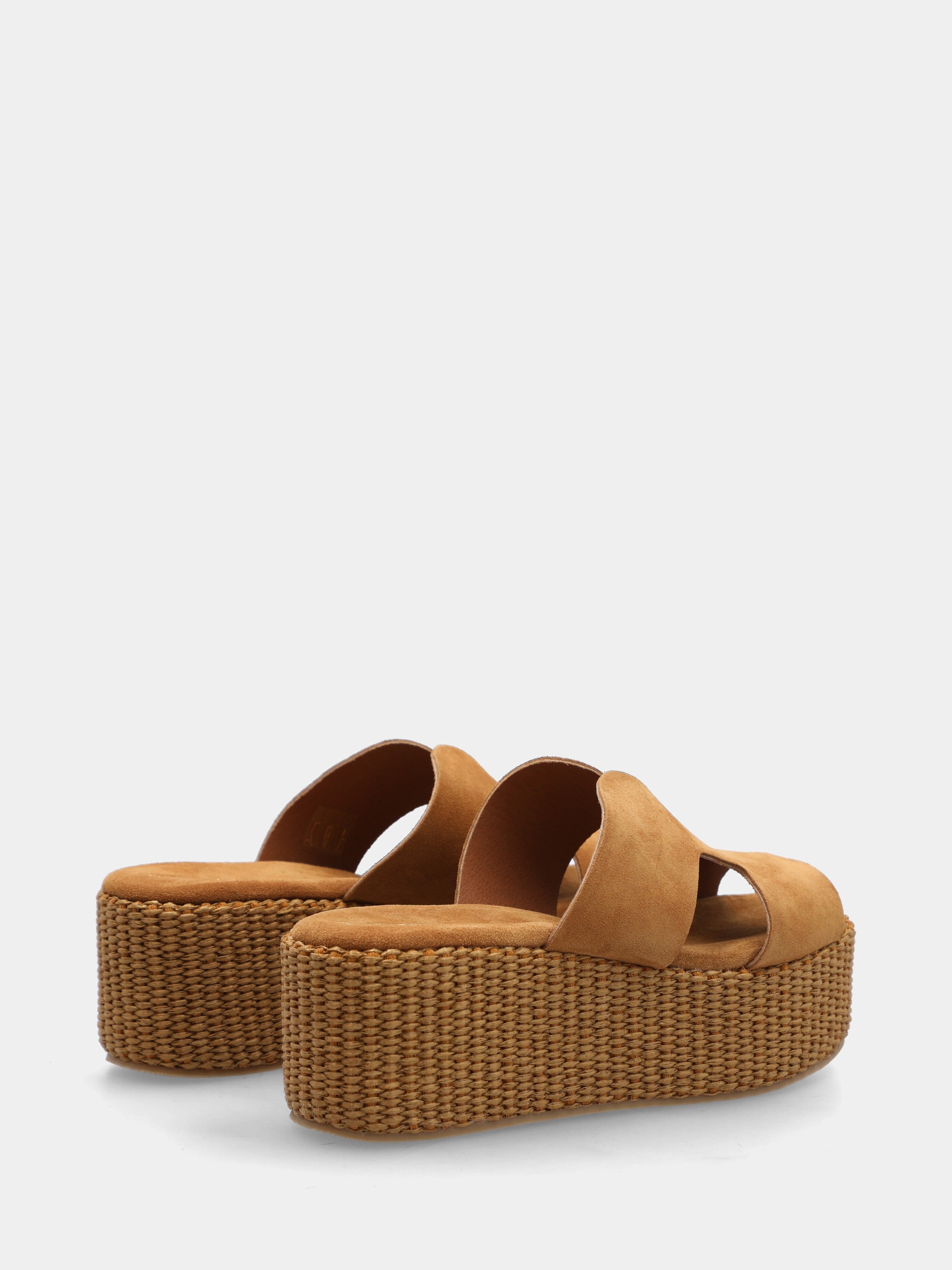 Sabot in camoscio cuoio con zeppa in raffia