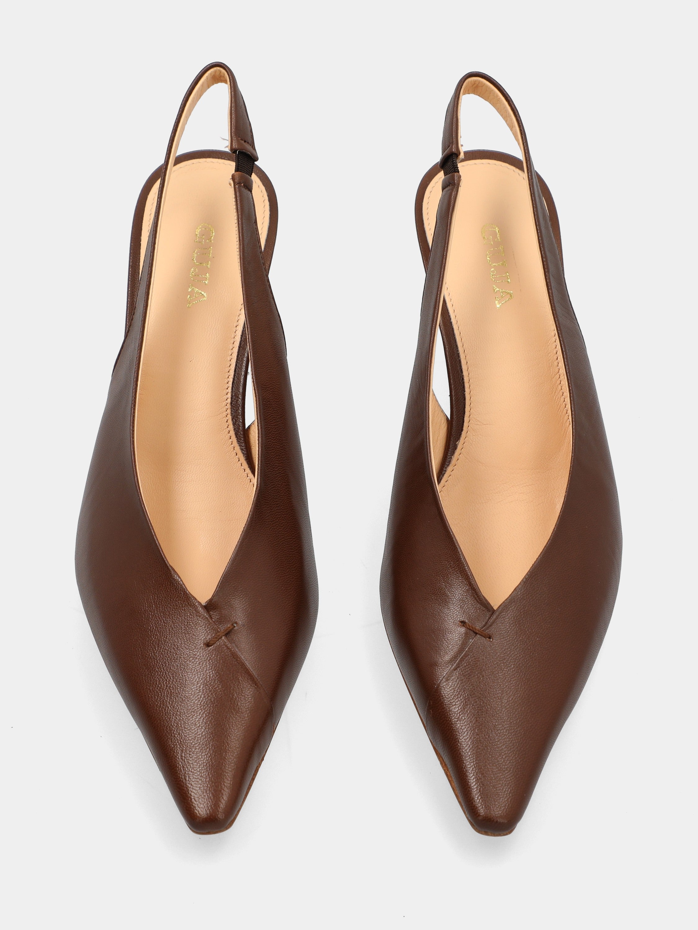 Escarpin slingback en cuir de chevreau marron foncé avec talon bobine