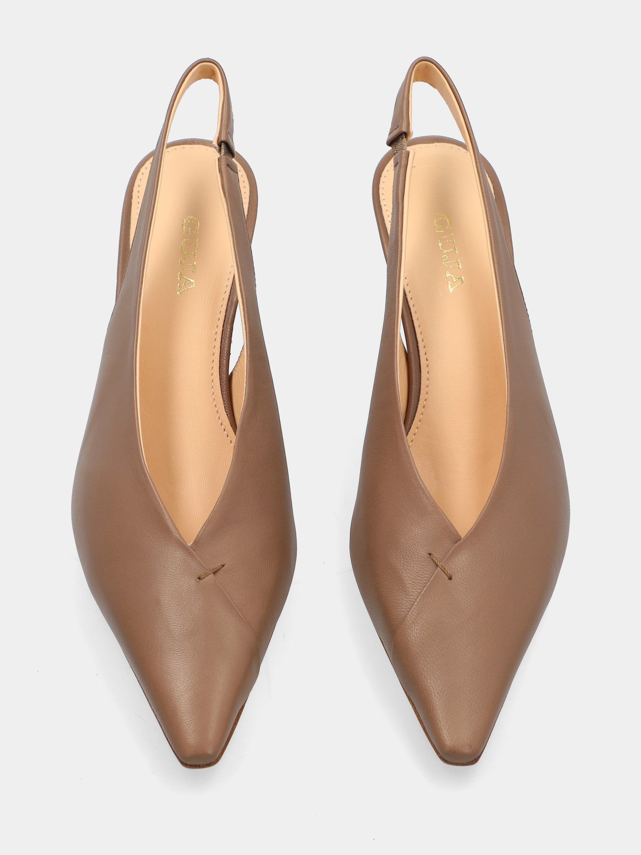 Escarpin slingback en cuir de chevreau couleur noix avec talon bobine