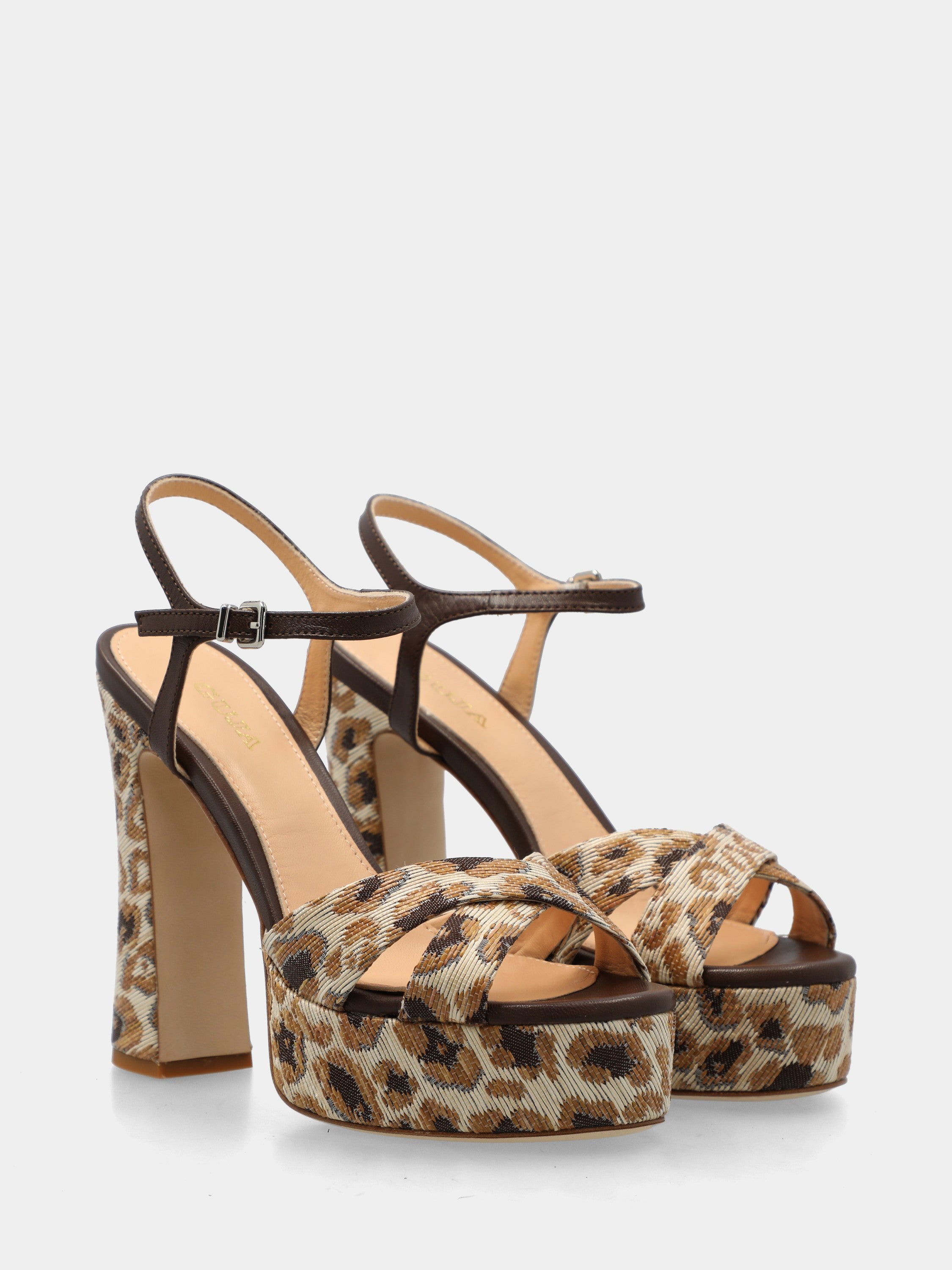 Sandalo in raffia leopardato con fasce incrociate