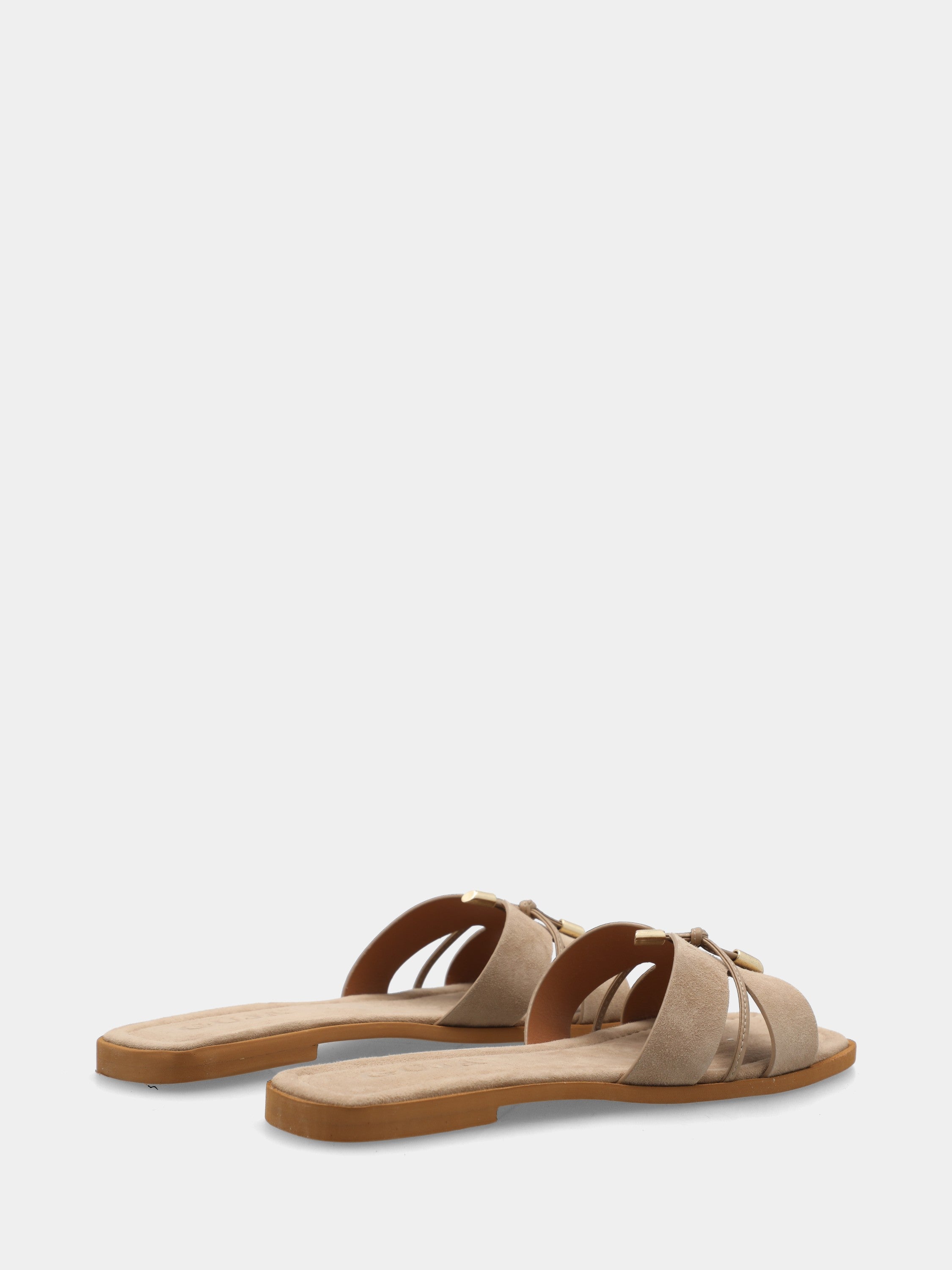 Ciabattina in camoscio beige con tomaia a ics