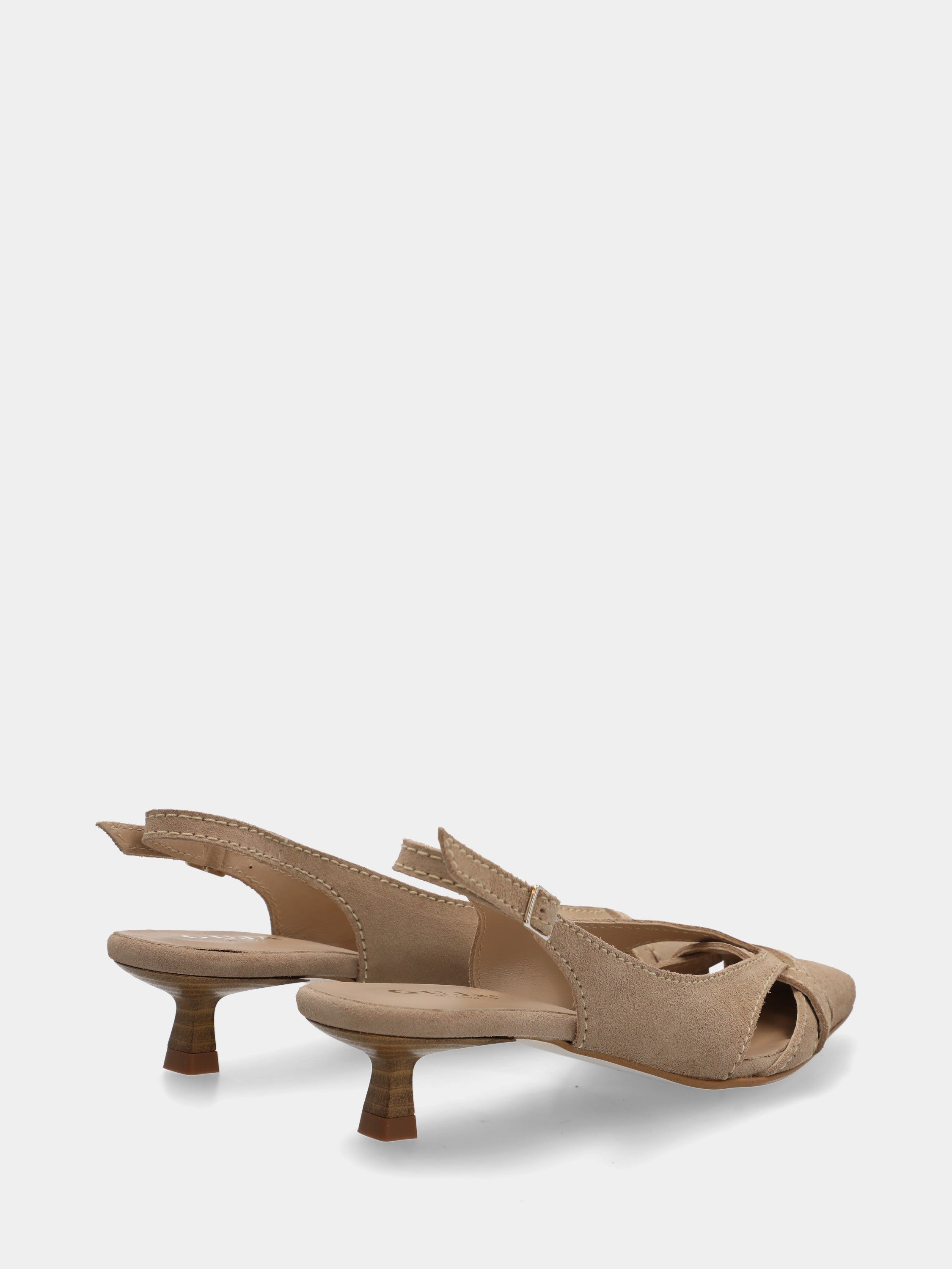 Slingback in camoscio beige con punta intrecciata