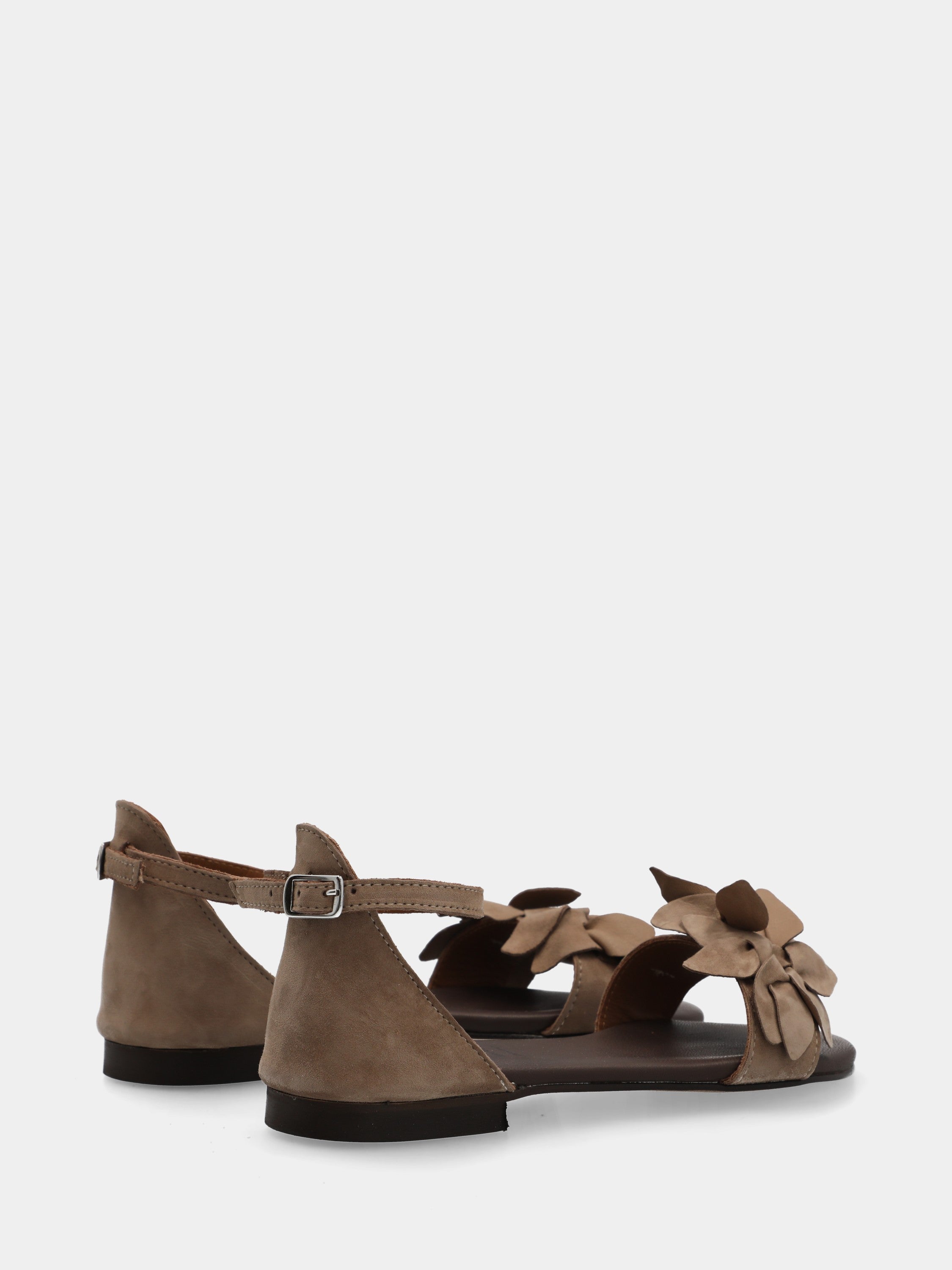 Sandalo in camoscio beige con petali sulla fascetta