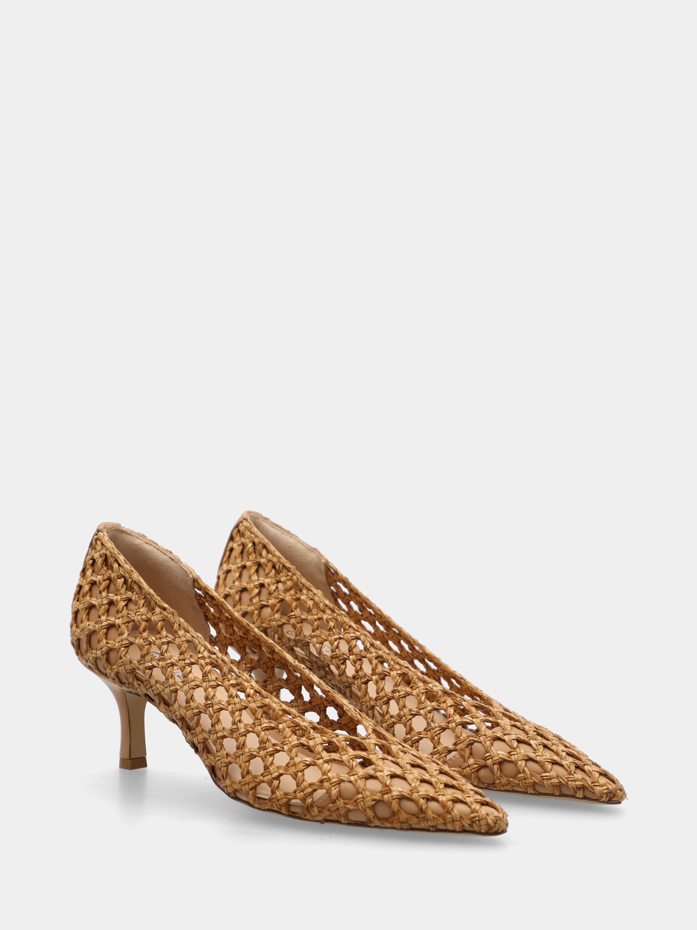 Décolleté in raffia beige con punta sfilata