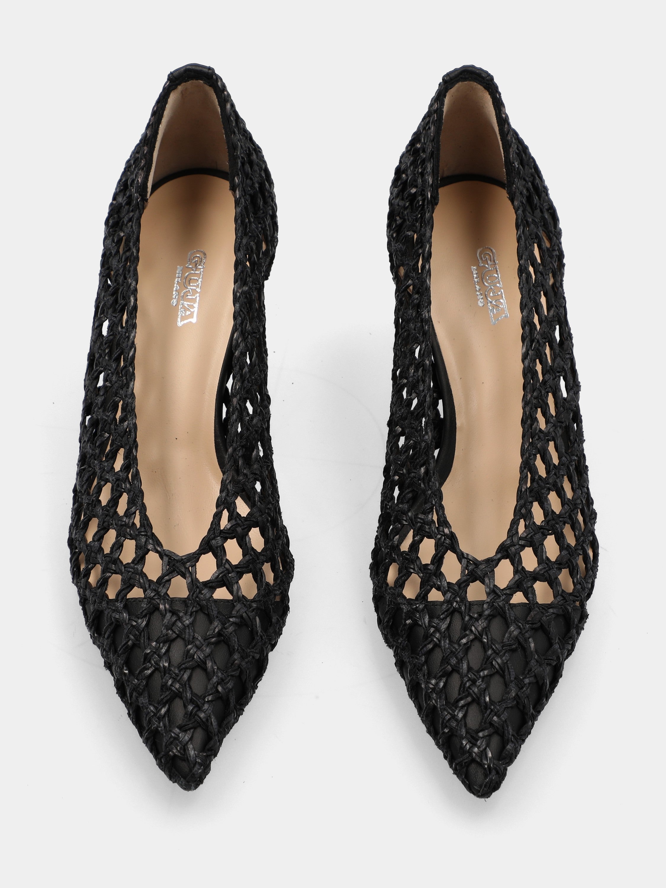 Décolleté in raffia nera con punta sfilata