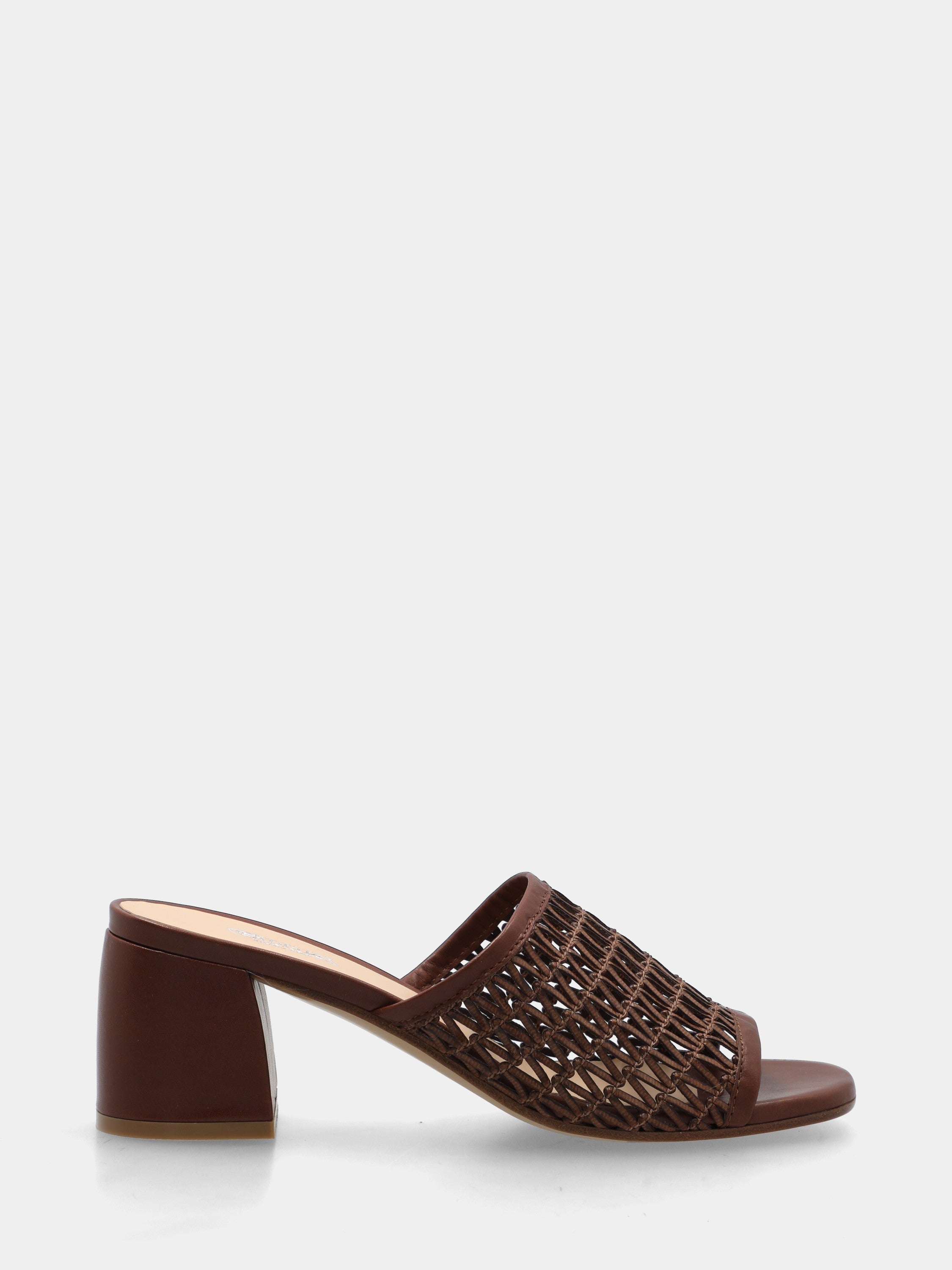 Ciabattina in raffia marrone con tomaia intrecciata