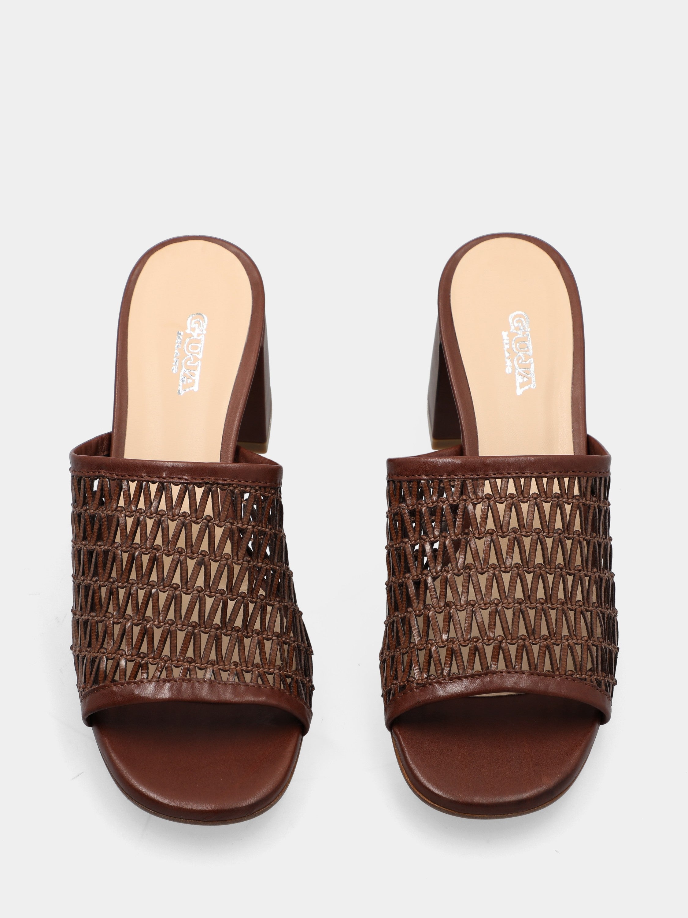 Ciabattina in raffia marrone con tomaia intrecciata