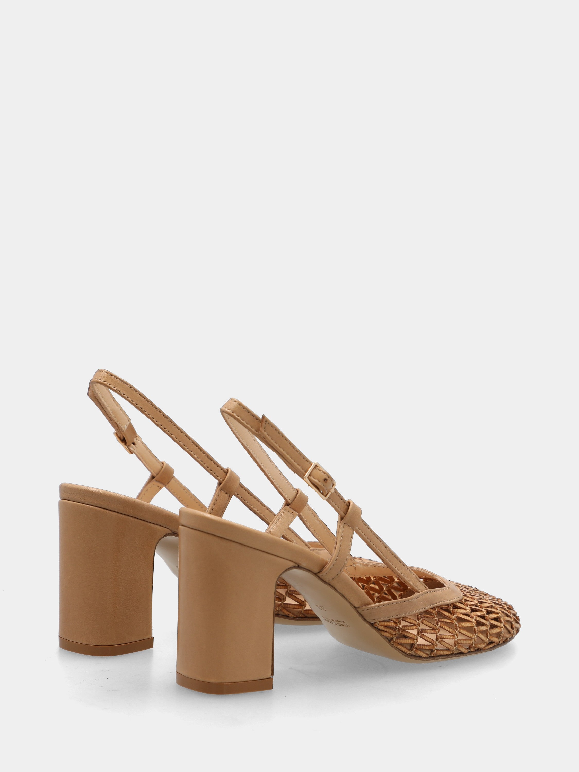 Slingback aus senfgelber Raffia mit breitem Absatz und Flechtmuster