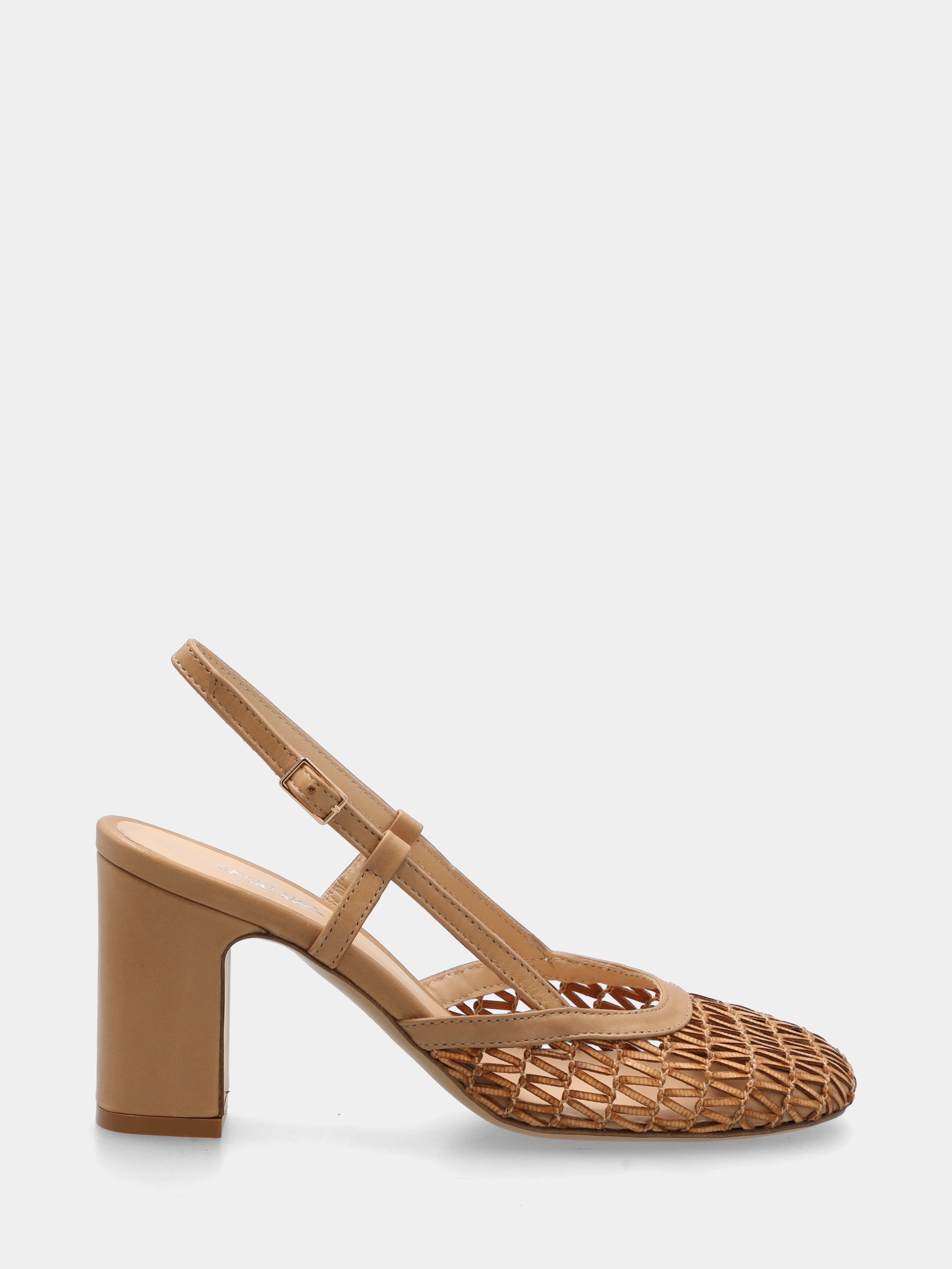 Slingback aus senfgelber Raffia mit breitem Absatz und Flechtmuster