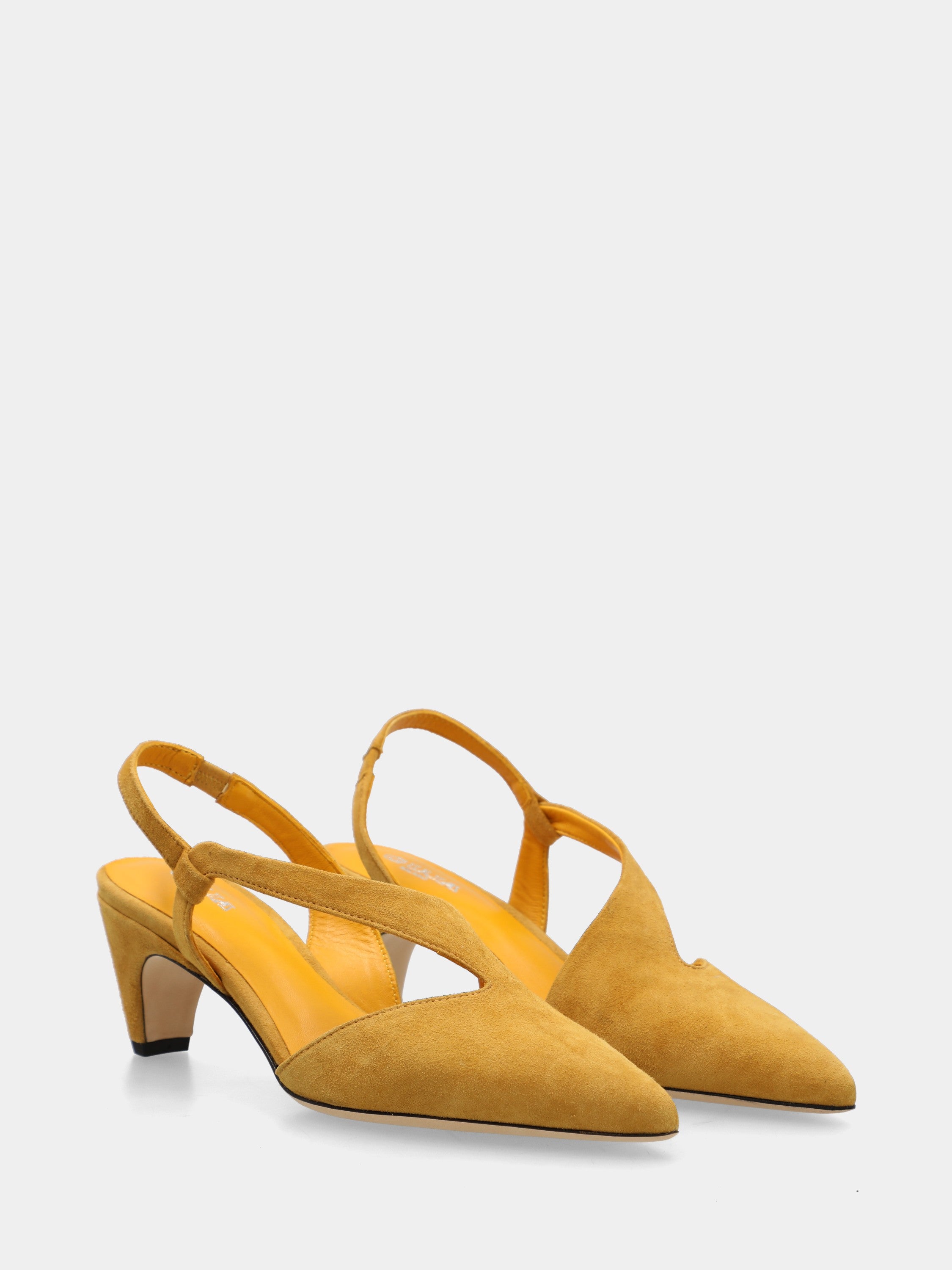 Slingback in camoscio senape con tacco semi conico
