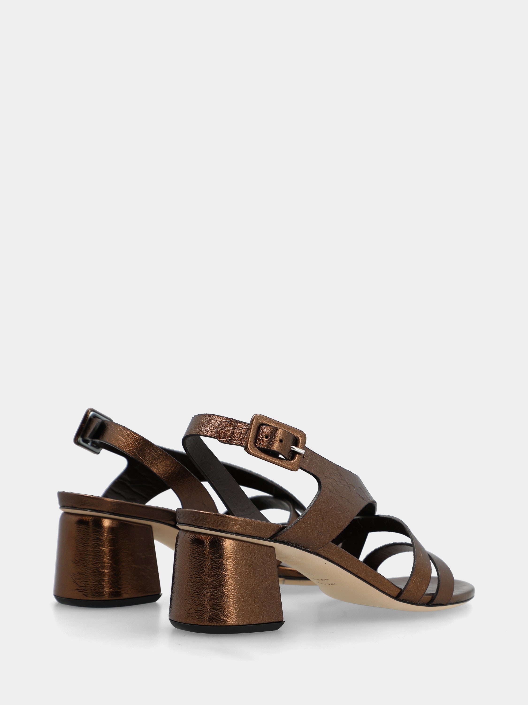Sandalo in laminato bronzo con tacco cilindrico e fascette a sbieco
