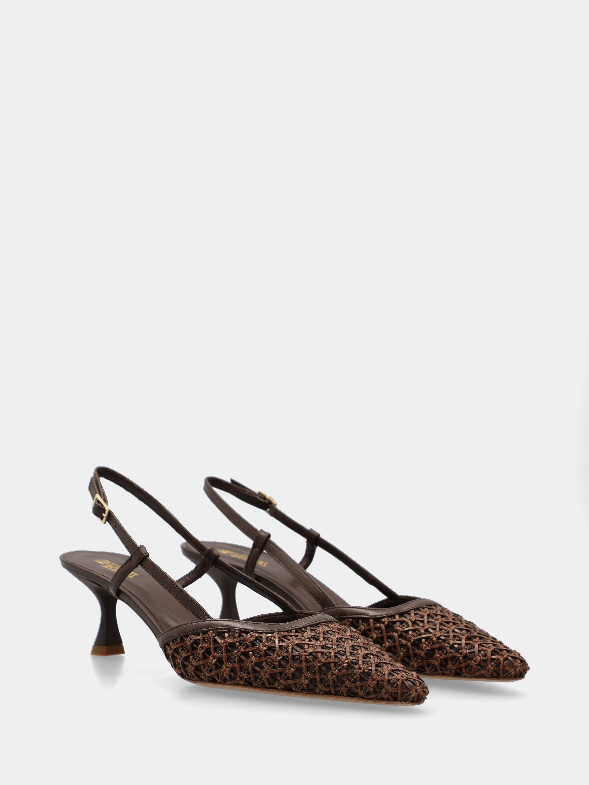 Slingback en raphia tressé marron foncé avec talon en forme de calice
