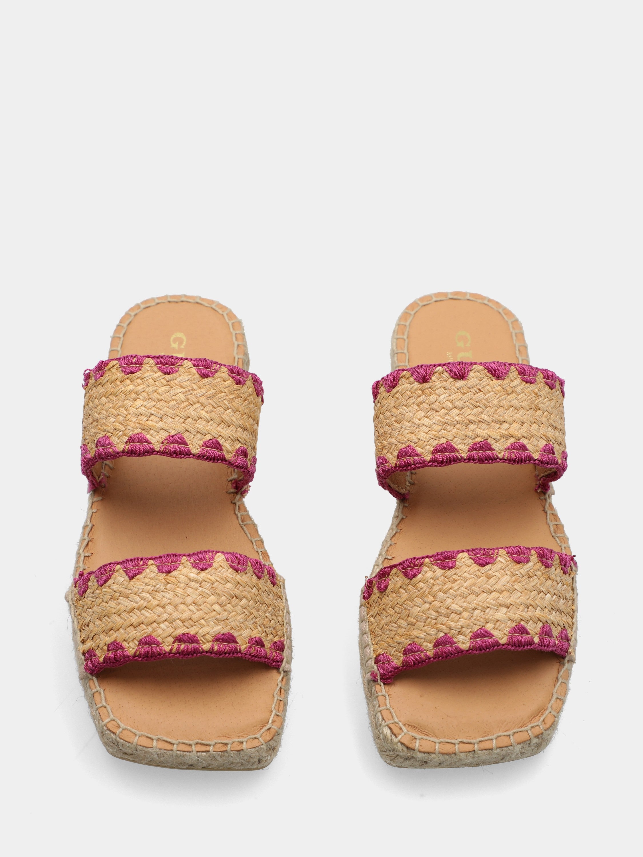 Ciabattina in raffia fuxia con zeppa in corda