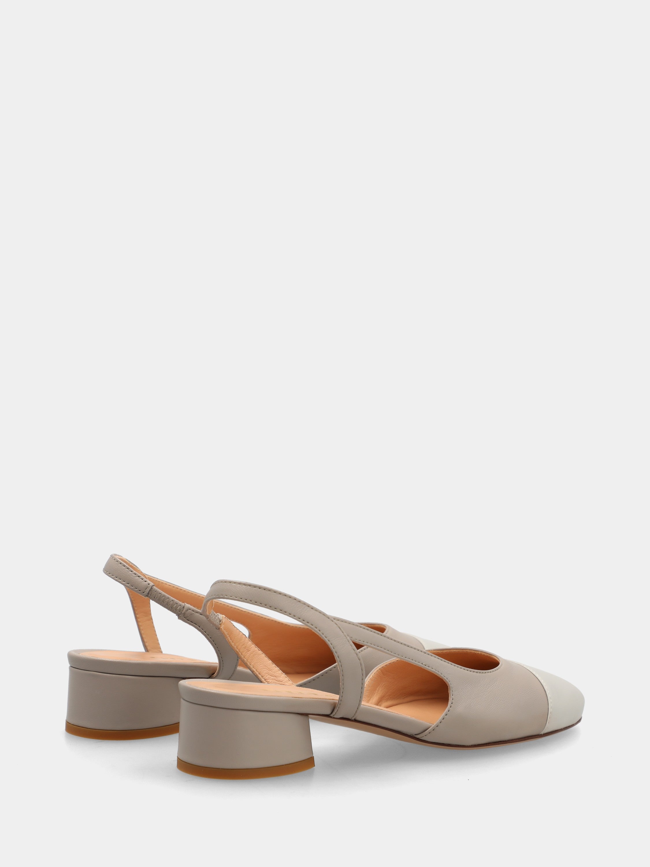 Slingback aus zweifarbigem Nappaleder in Grau und Taupe